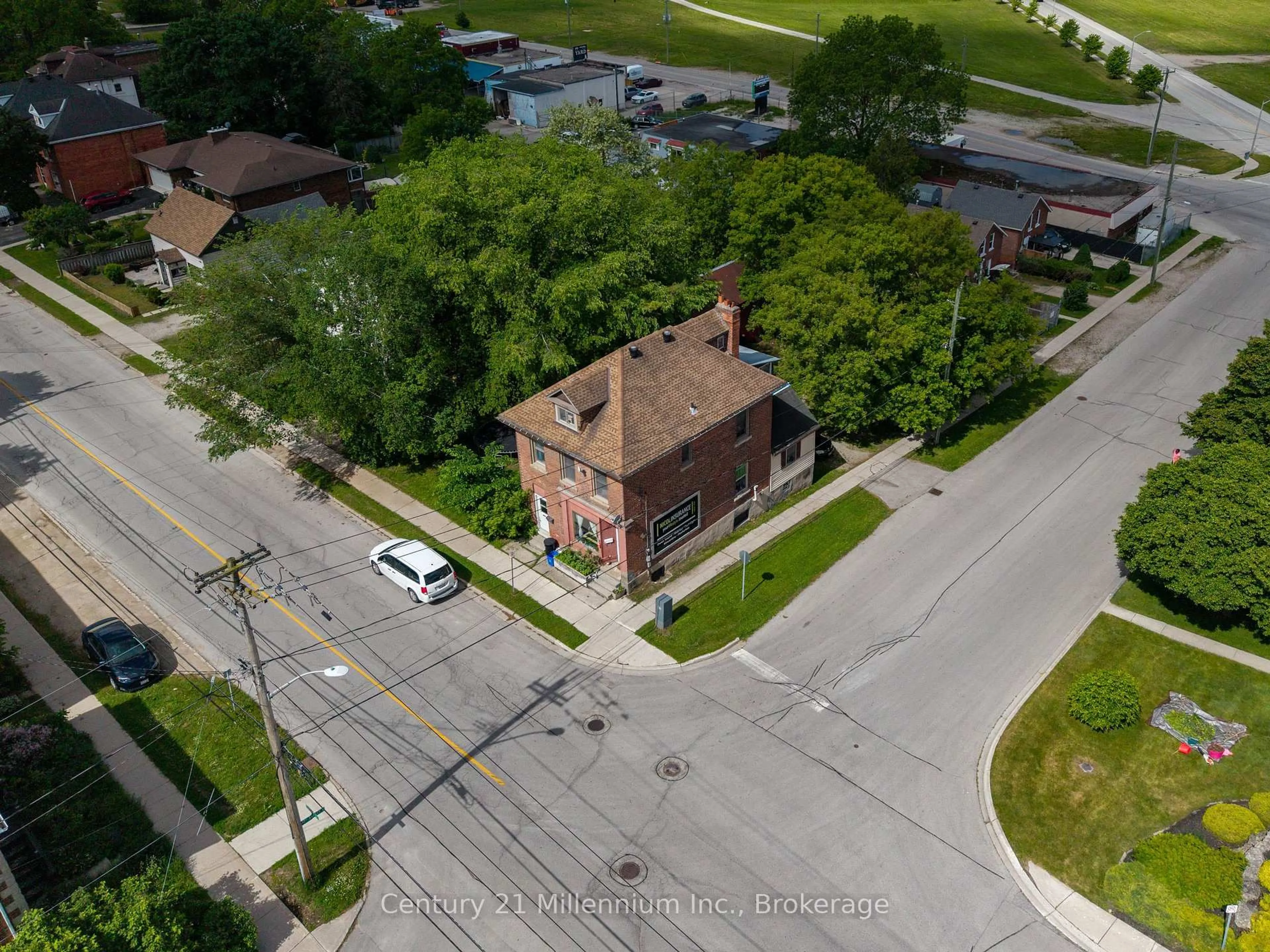 A pic from outside/outdoor area/front of a property/back of a property/a pic from drone, street for 1700 3rd Ave, Owen Sound Ontario N4K 2L9