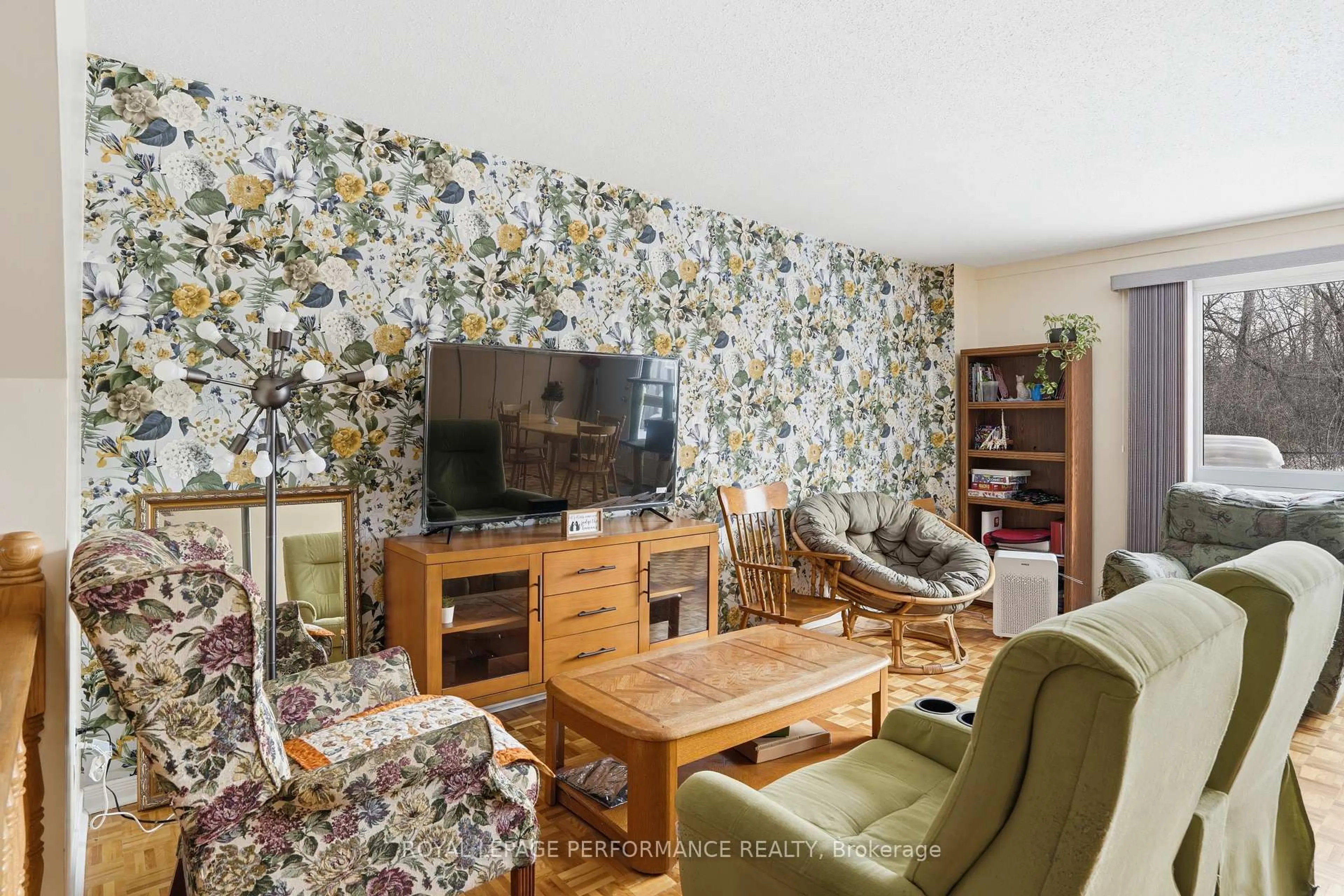 Unknown for 249 Romulus Private #94, Ottawa Ontario K1K 3Y2