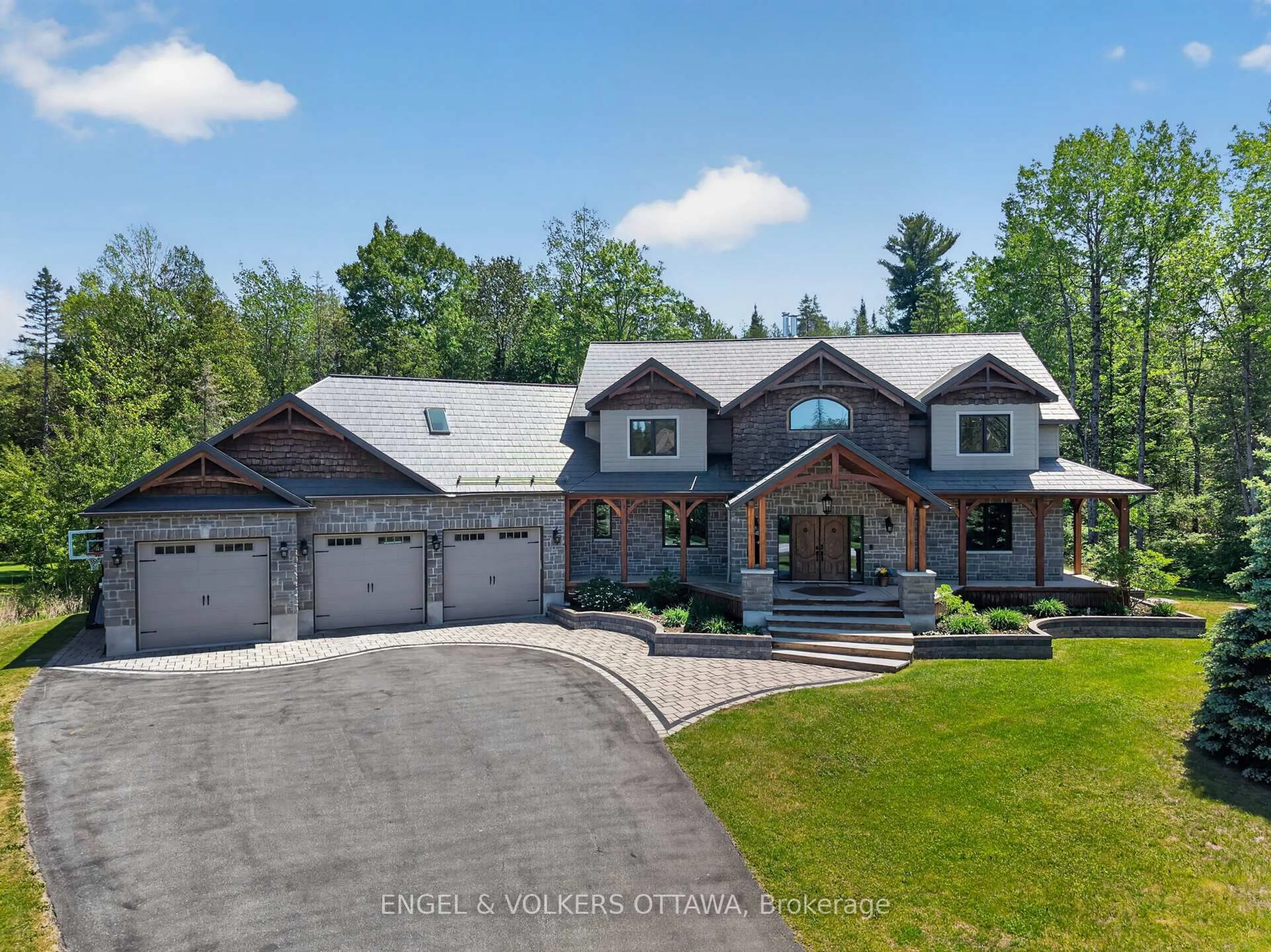 A pic from outside/outdoor area/front of a property/back of a property/a pic from drone, unknown for 328 Silent Wood Grve, Carp Ontario K0A 1L0