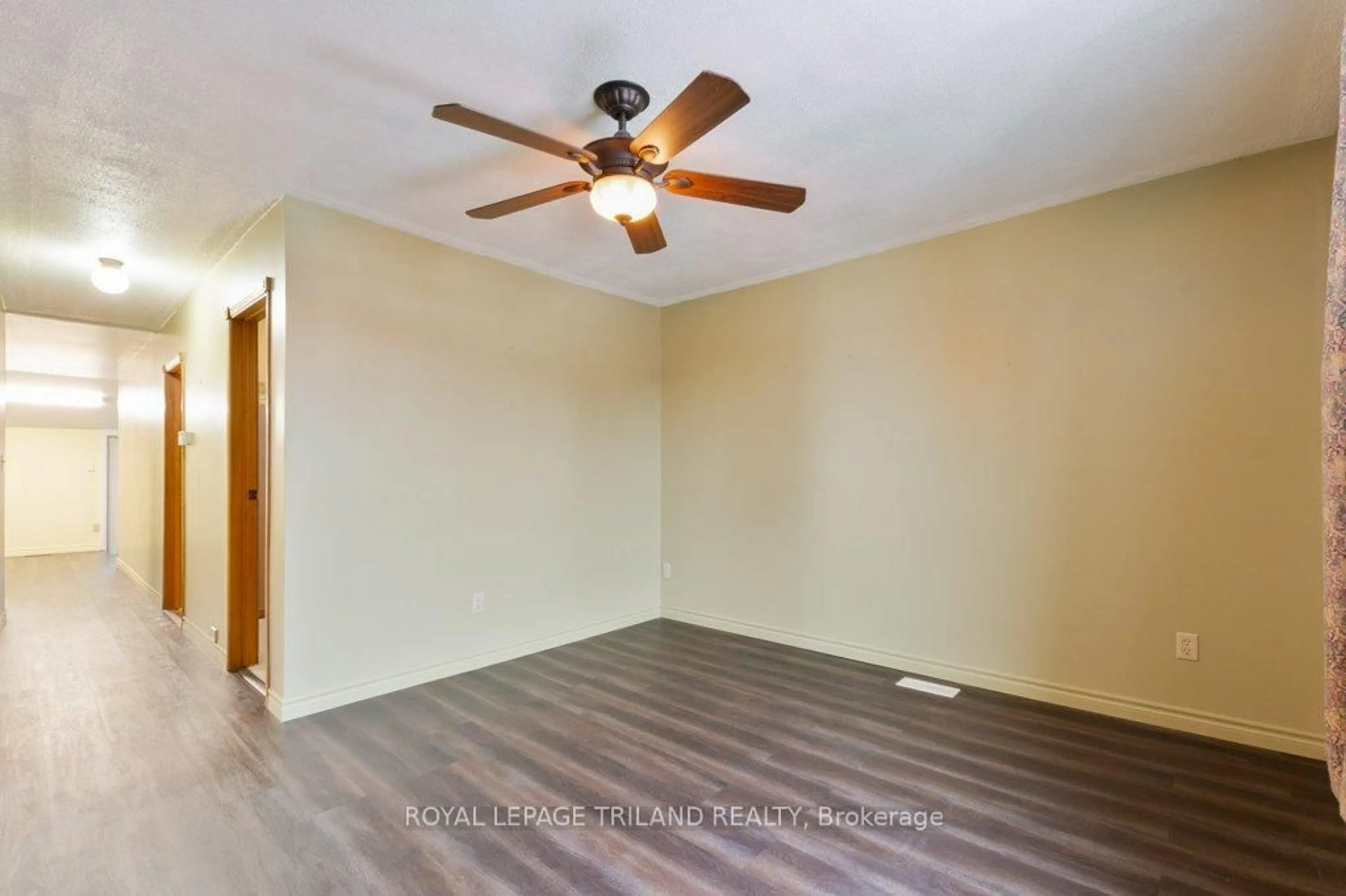 A pic of a room for 21 Mariam St, St. Thomas Ontario N5P 1W9