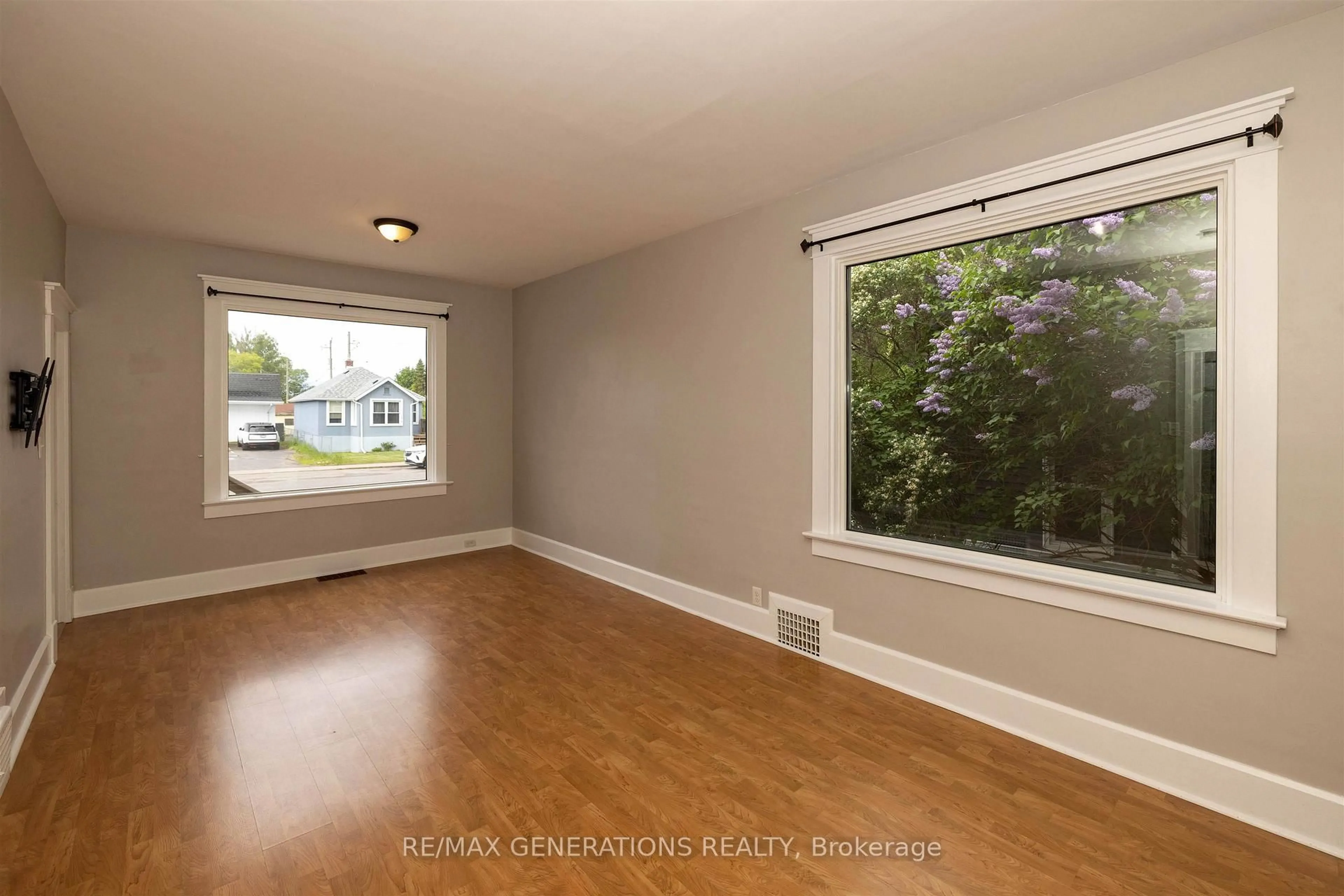 A pic of a room for 1209 Brown St, Thunder Bay Ontario P7E 2M3