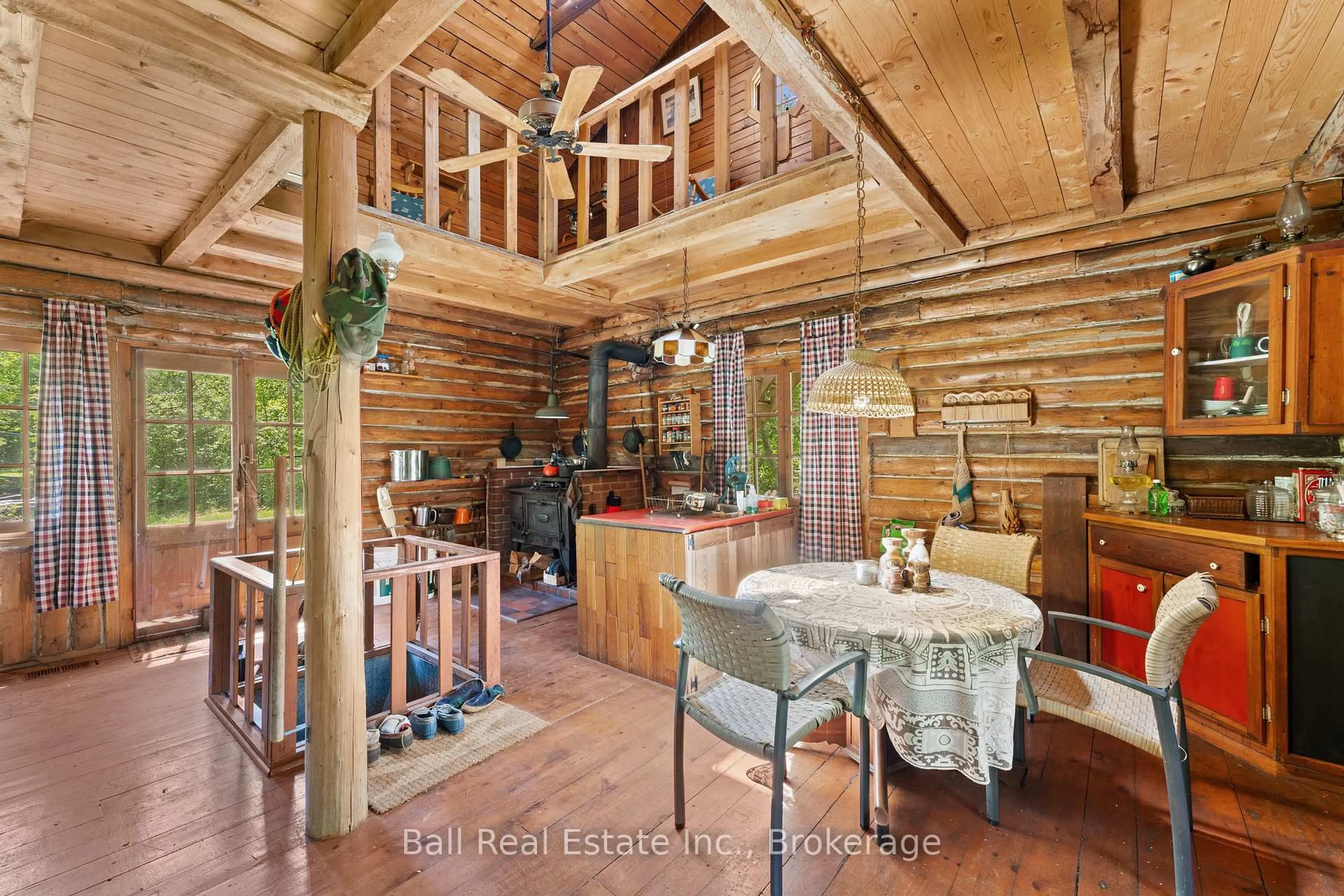 Rustic kitchen, wood/laminate floor for 1951 Boldts Lane, Minden Hills Ontario K0M 2A1