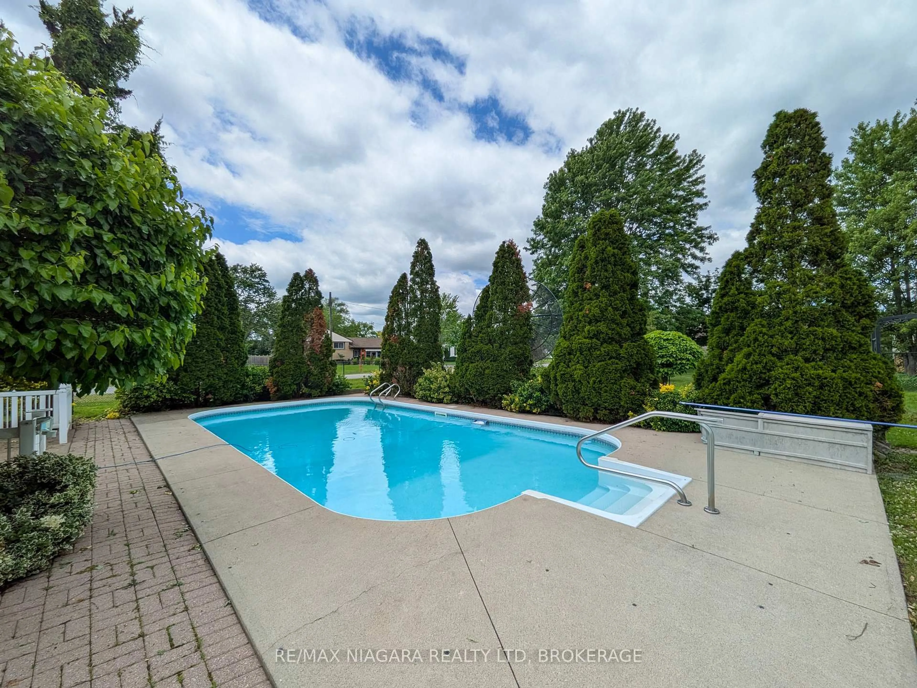 Pool for 2882 Westbrook Ave, Fort Erie Ontario L0S 1S0