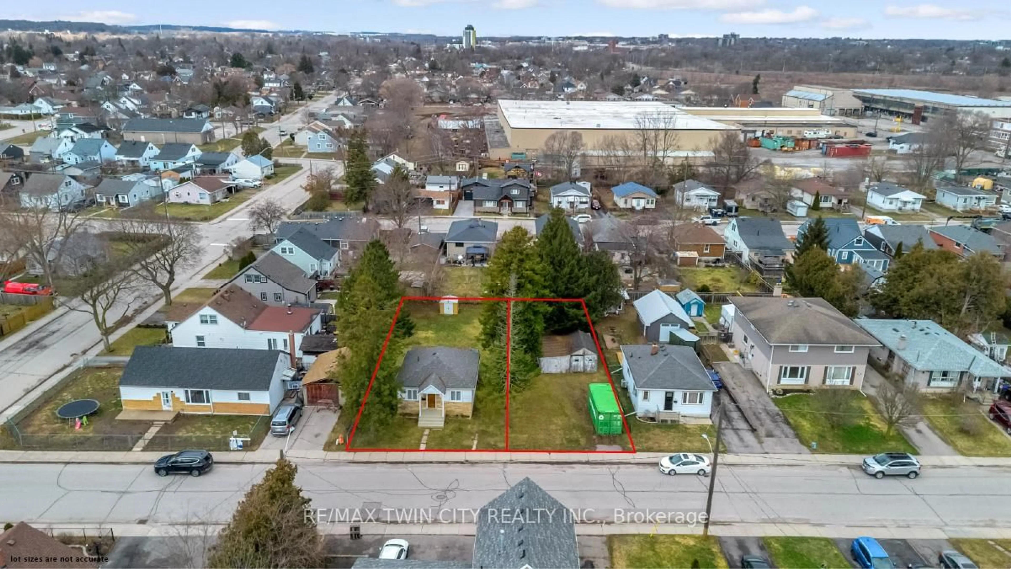 A pic from outside/outdoor area/front of a property/back of a property/a pic from drone, street for 35 Eighth Ave, Brantford Ontario N3S 1C1