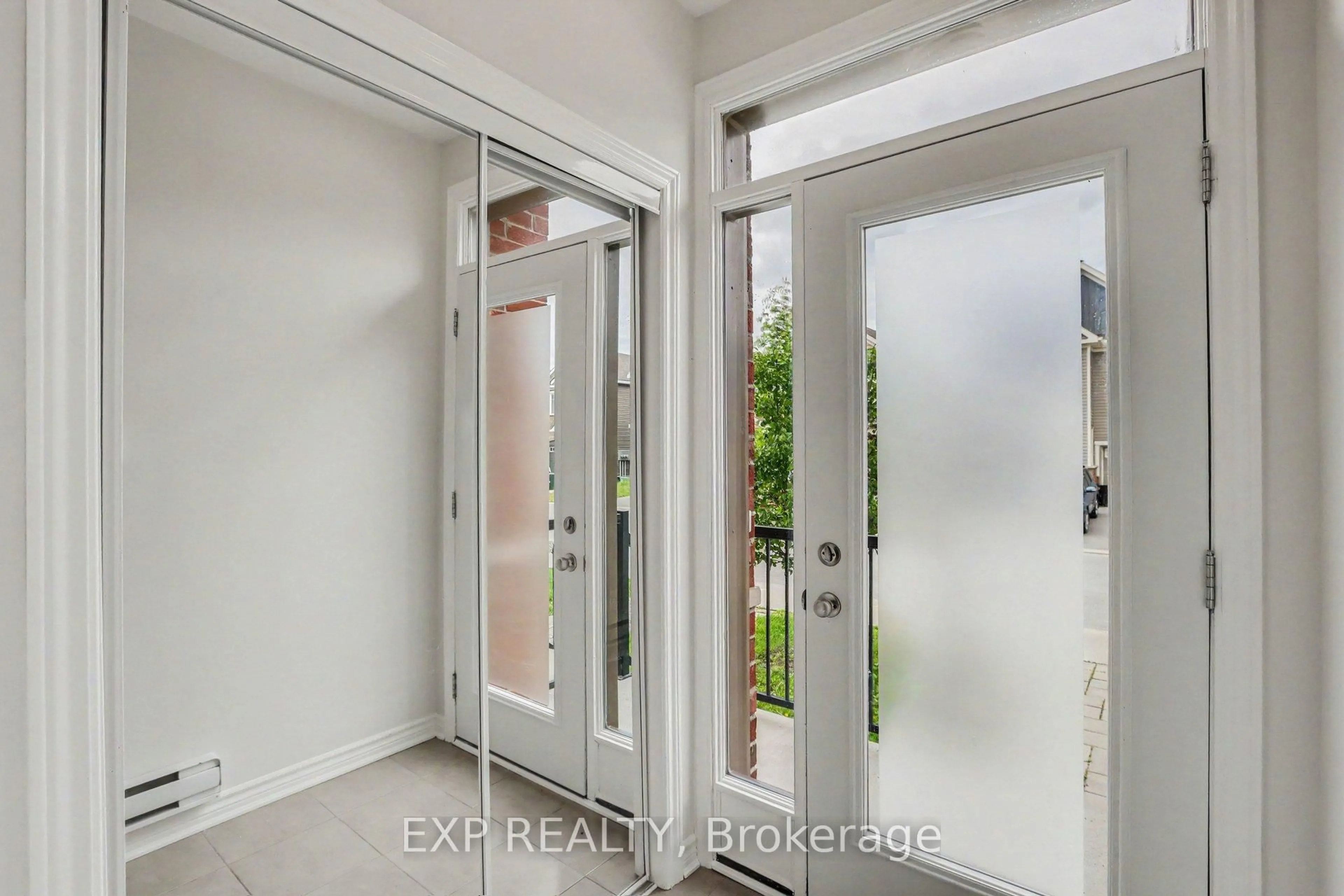 Indoor entryway for 2250 Watercolours Way, Ottawa Ontario K2J 6R2