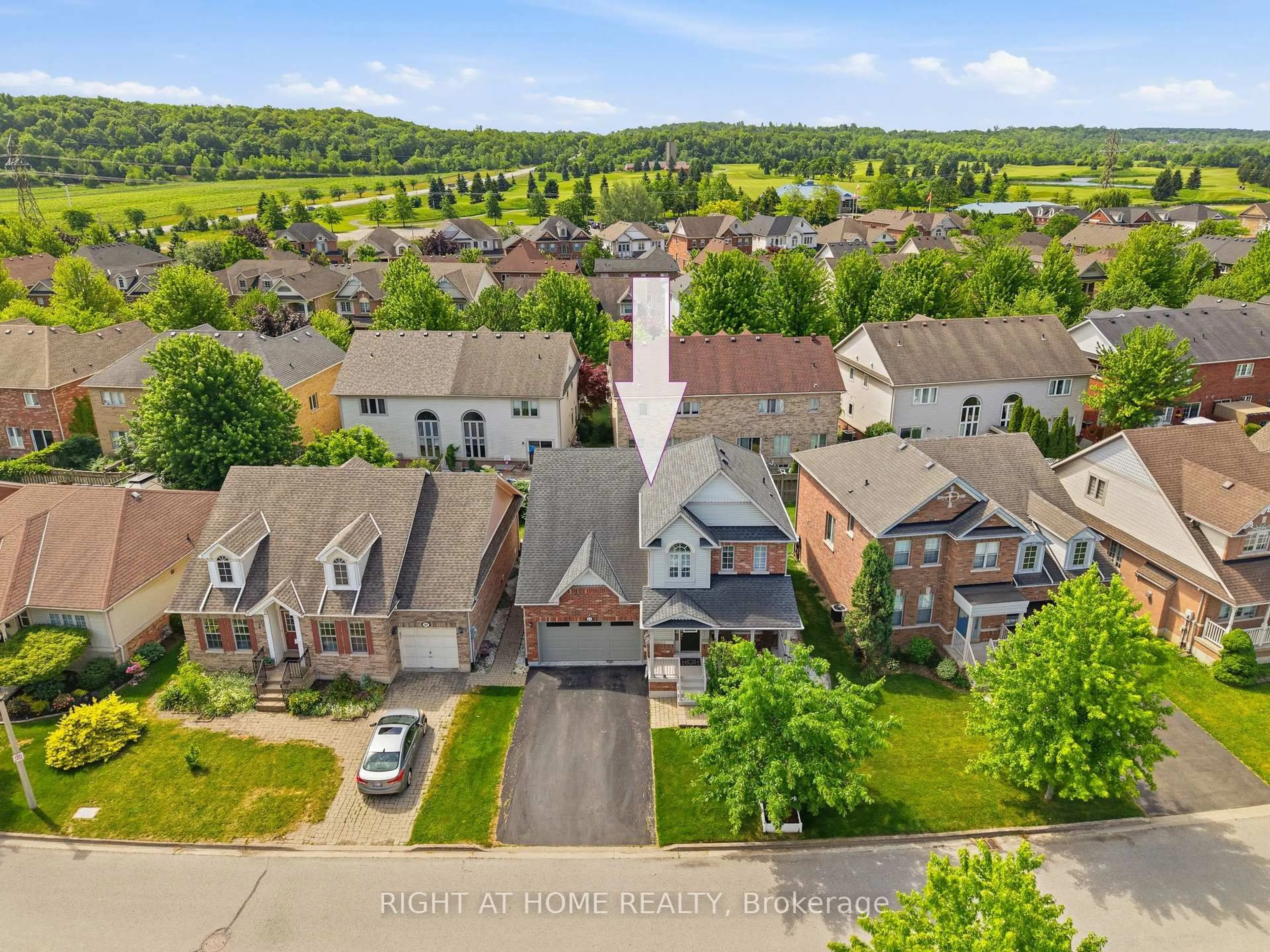 A pic from outside/outdoor area/front of a property/back of a property/a pic from drone, street for 33 Stevens Dr, Niagara-on-the-Lake Ontario L0S 1J0