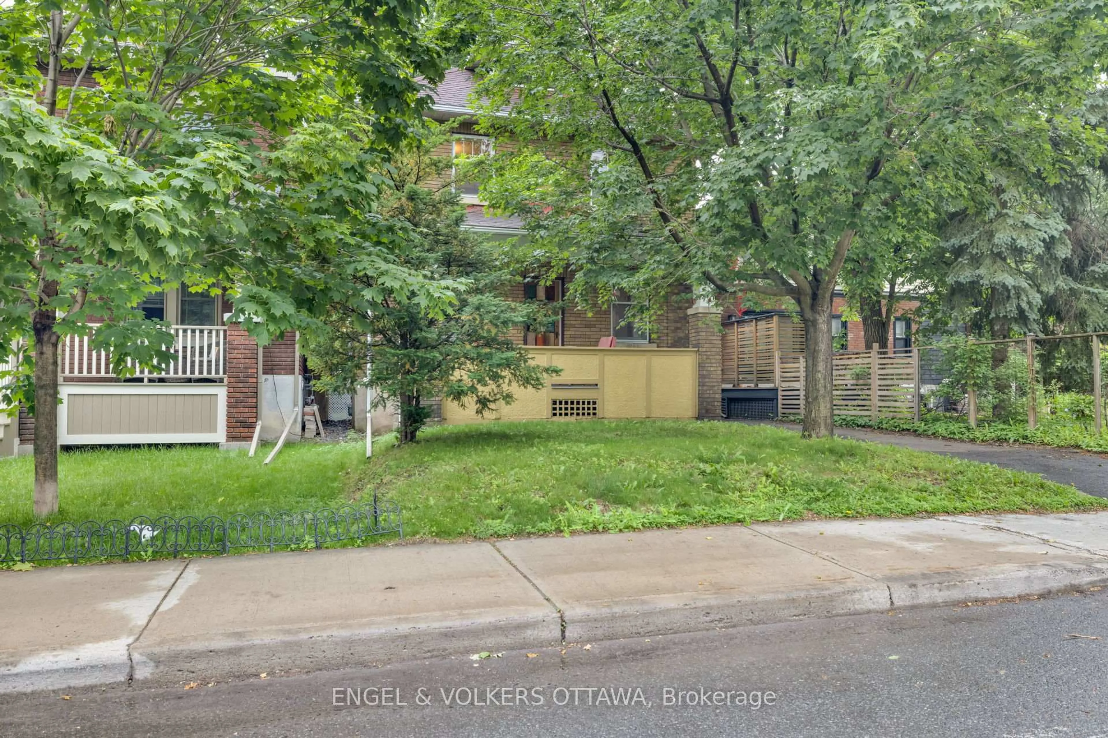 Unknown for 54 Glendale Ave, Ottawa Ontario K1S 1W4