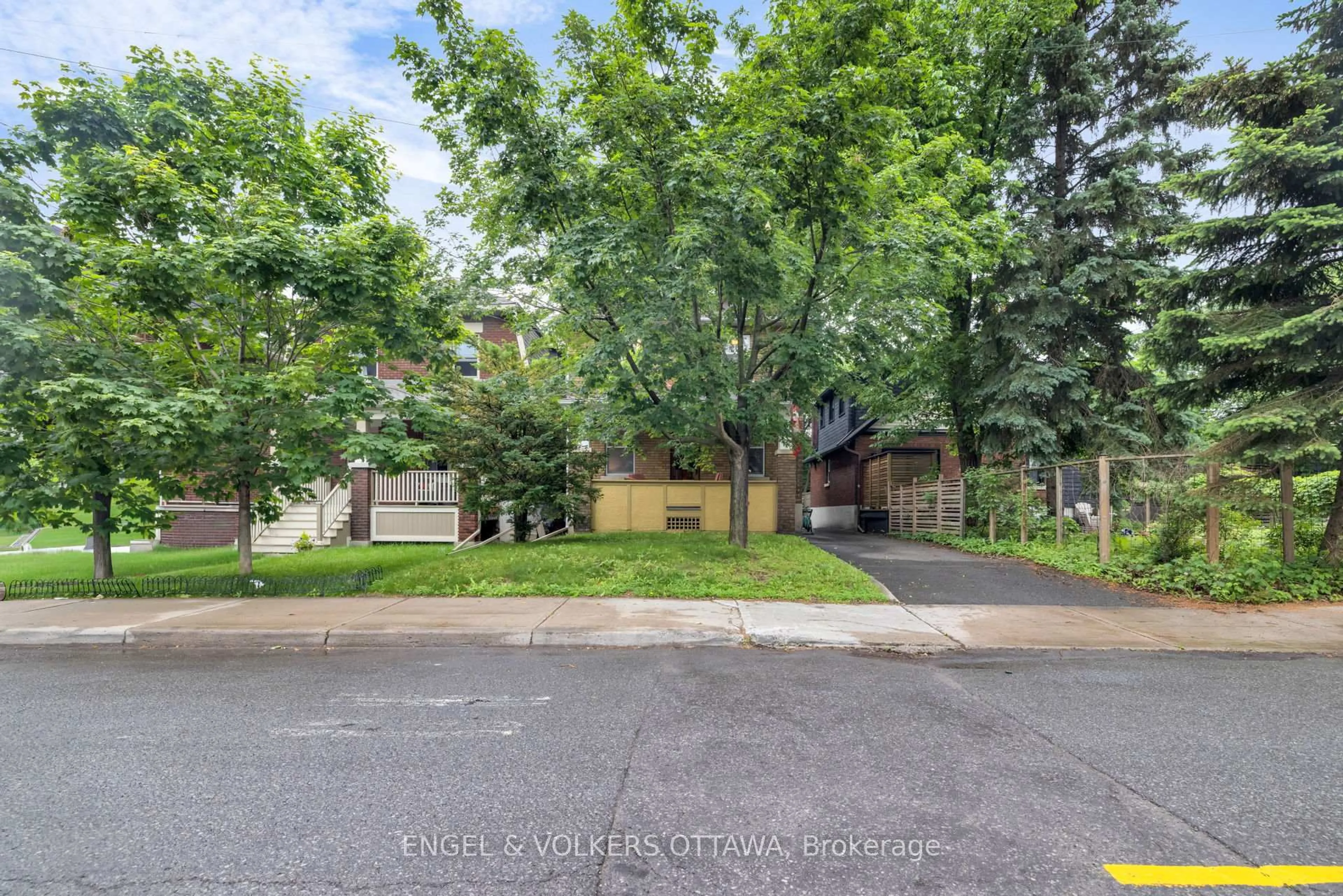 Unknown for 54 Glendale Ave, Ottawa Ontario K1S 1W4