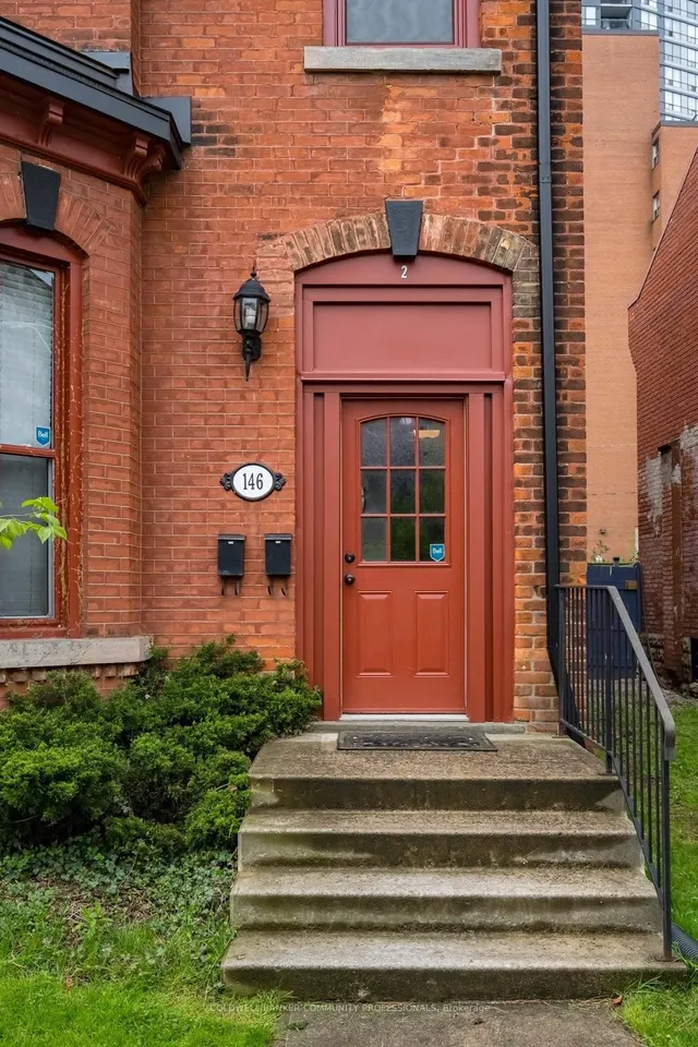 146 Forest Ave, Hamilton 4