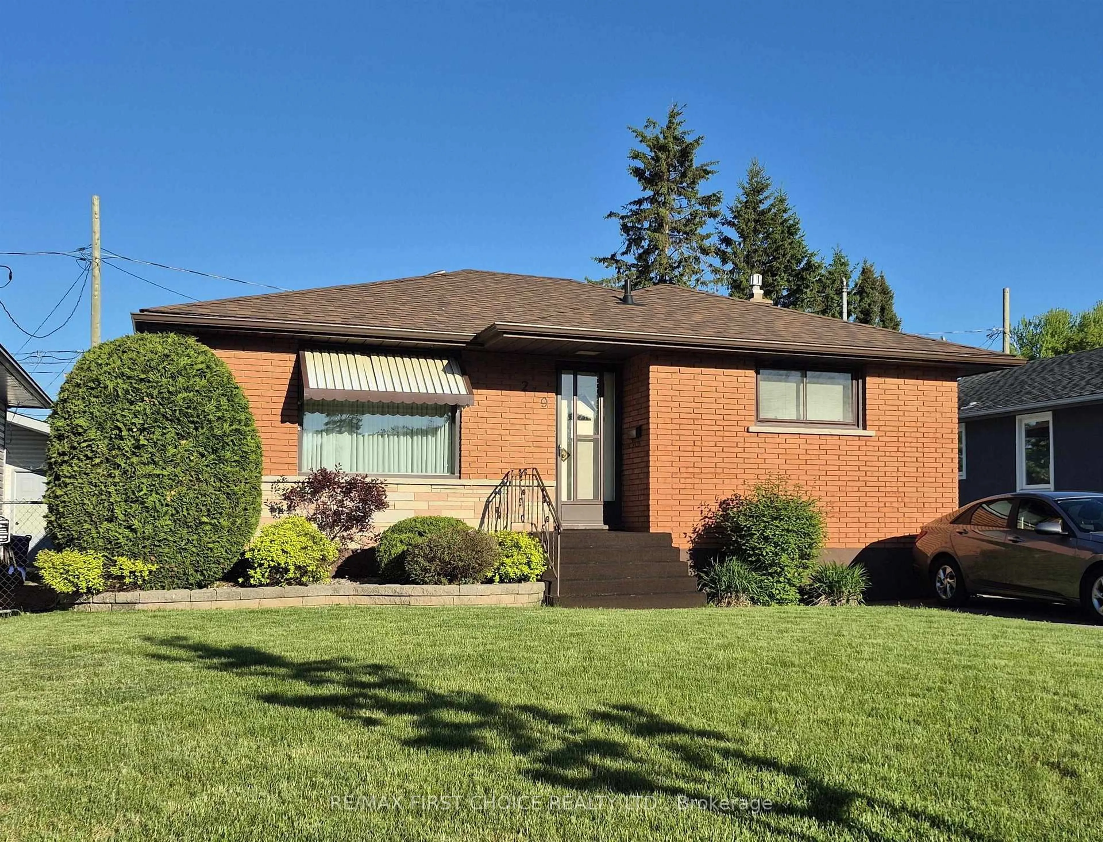 Unknown for 219 Maplewood St, Thunder Bay Ontario P7C 4N3