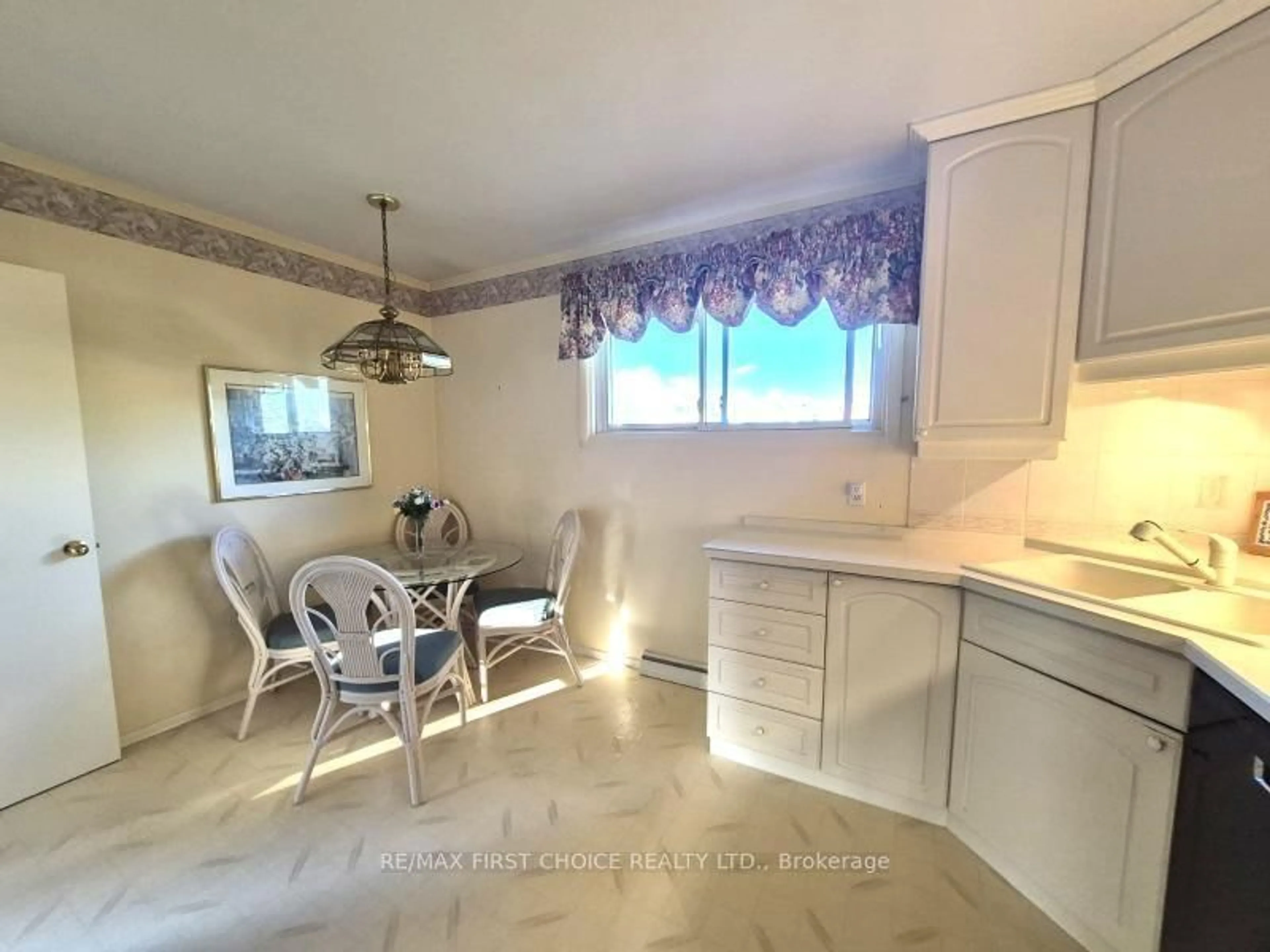 Unknown for 219 Maplewood St, Thunder Bay Ontario P7C 4N3