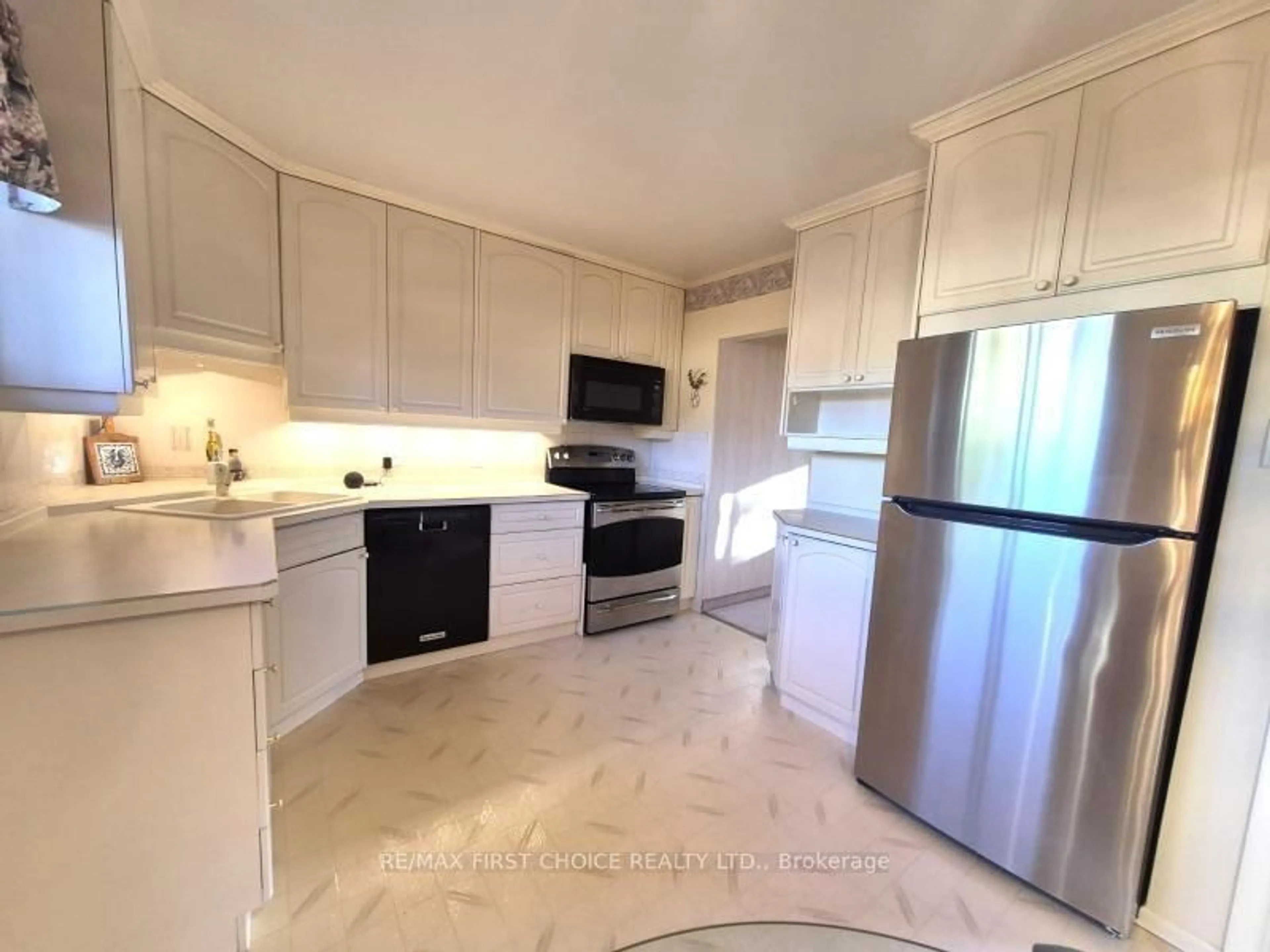 Unknown for 219 Maplewood St, Thunder Bay Ontario P7C 4N3