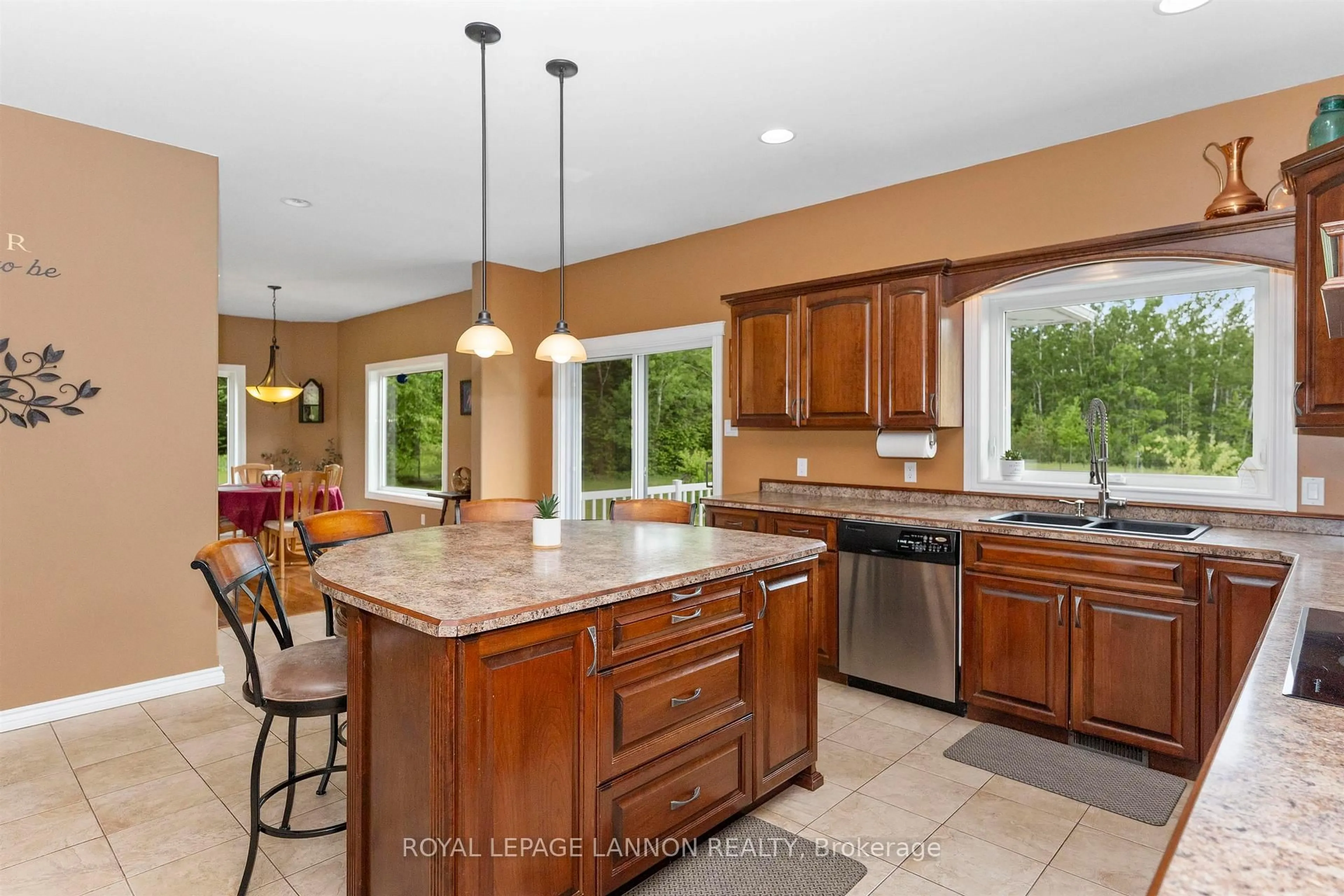 Open concept kitchen, ceramic/tile floor for 566 Calvert Rd, Oliver Paipoonge Ontario P0T 2G0