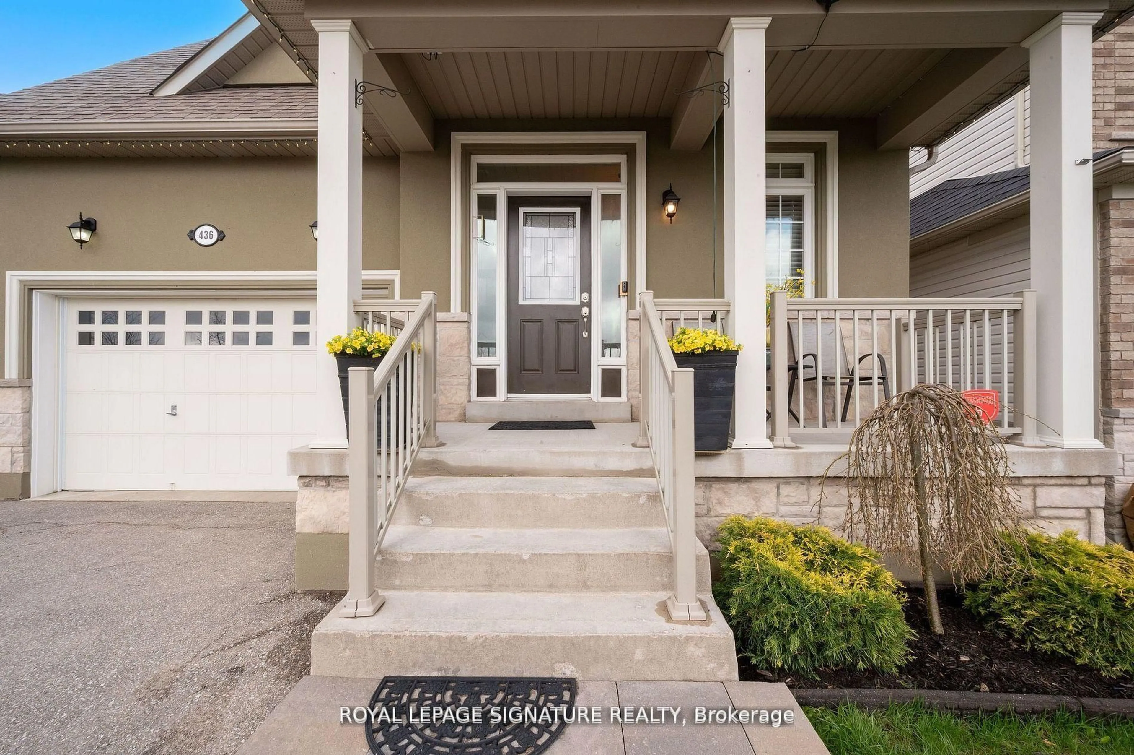 Indoor entryway for 436 Galbraith St, Shelburne Ontario L9V 3V4