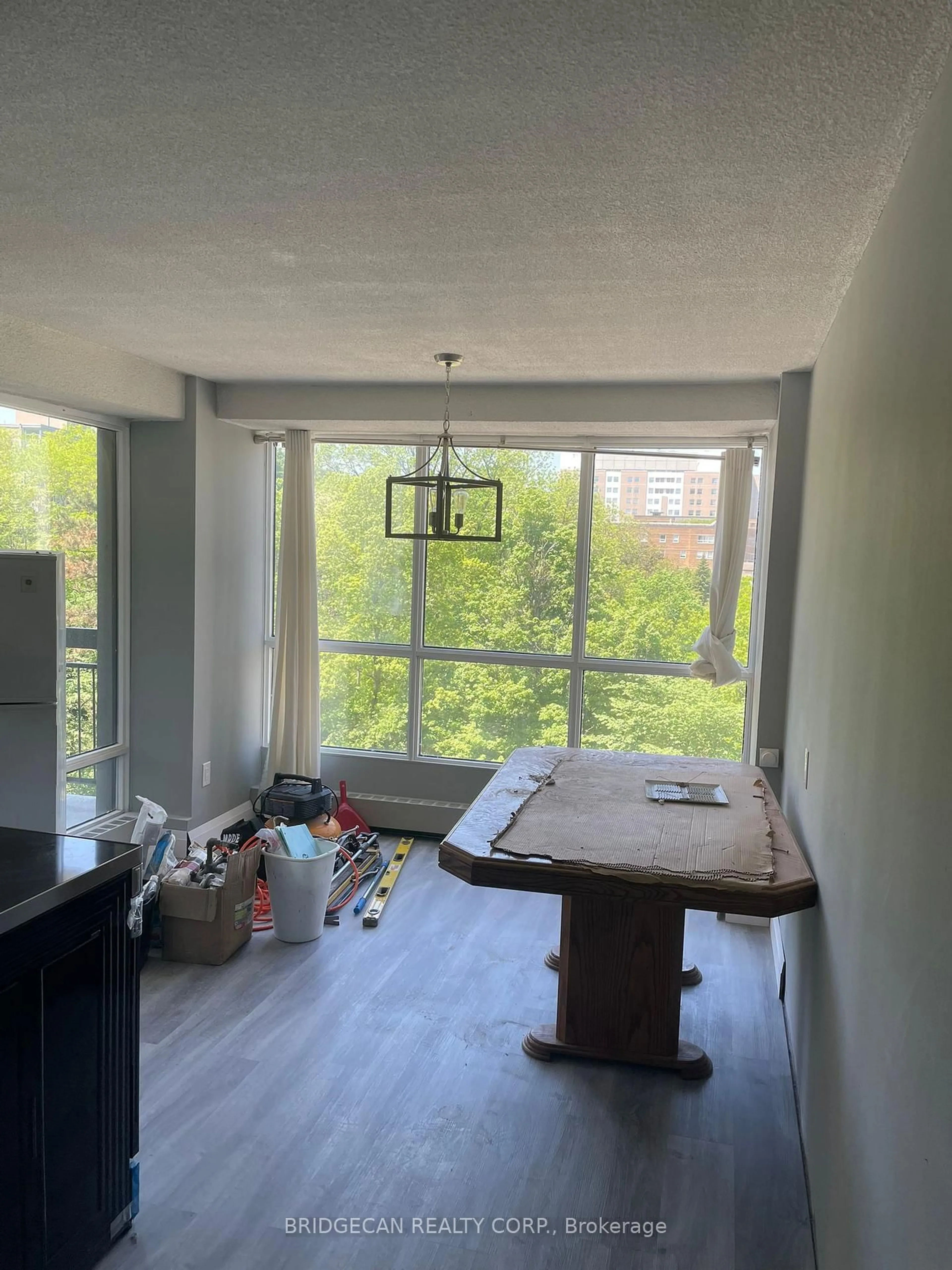 A pic of a room for 150 Charlton Ave #708, Hamilton Ontario L8N 3X3