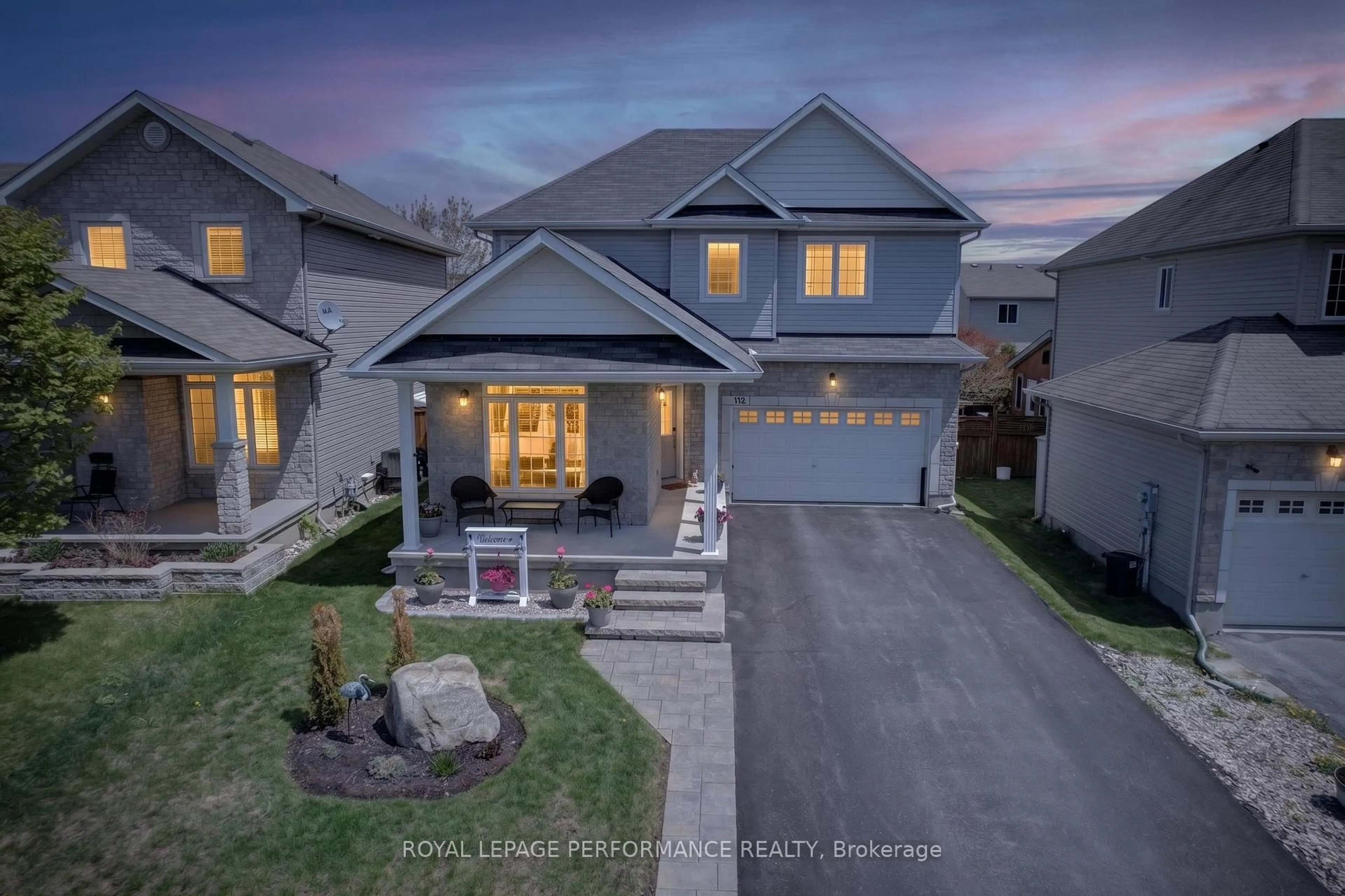 A pic from outside/outdoor area/front of a property/back of a property/a pic from drone, street for 112 Jade St, Clarence-Rockland Ontario K4K 0C8