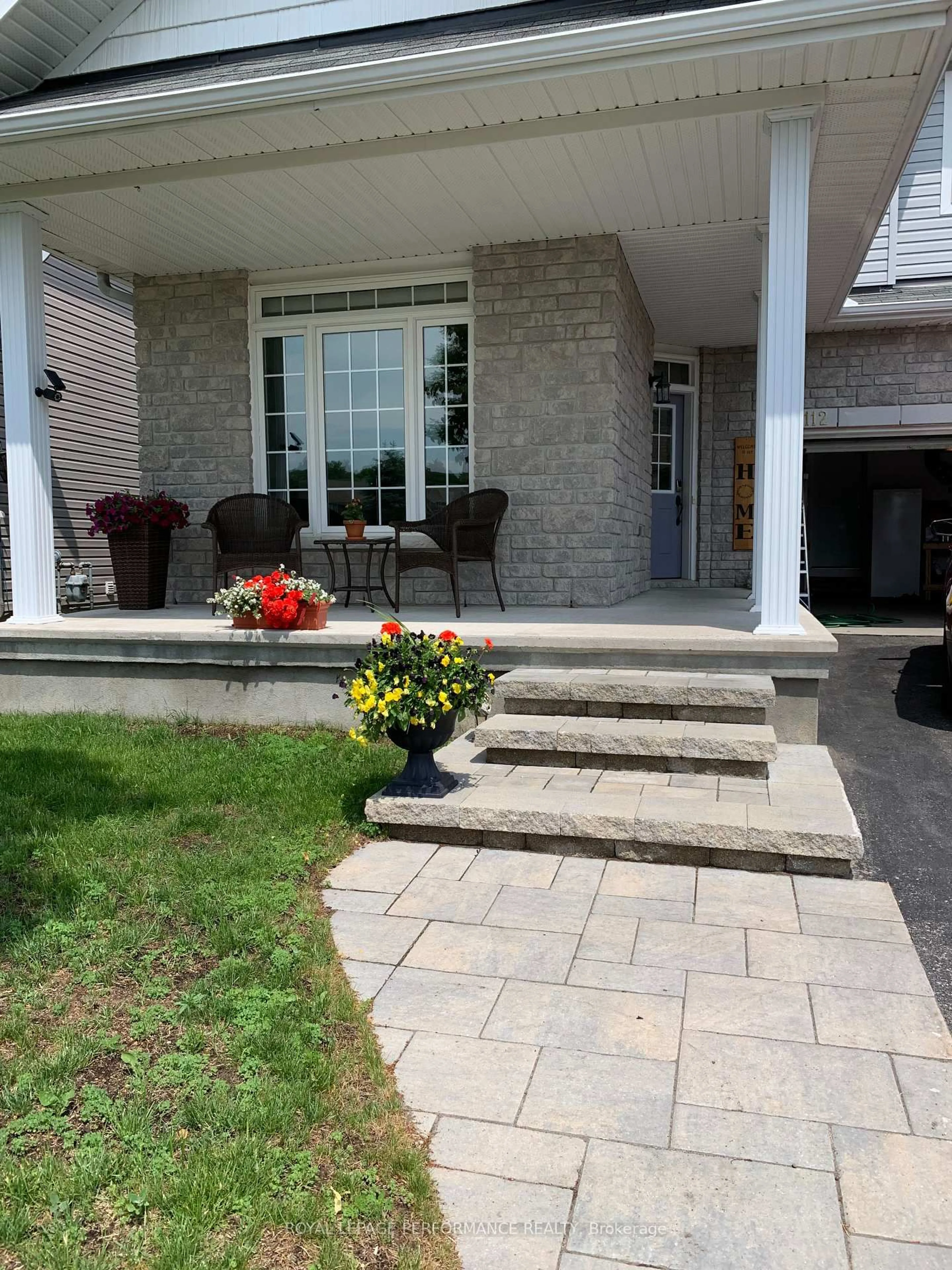 Patio, street for 112 Jade St, Clarence-Rockland Ontario K4K 0C8