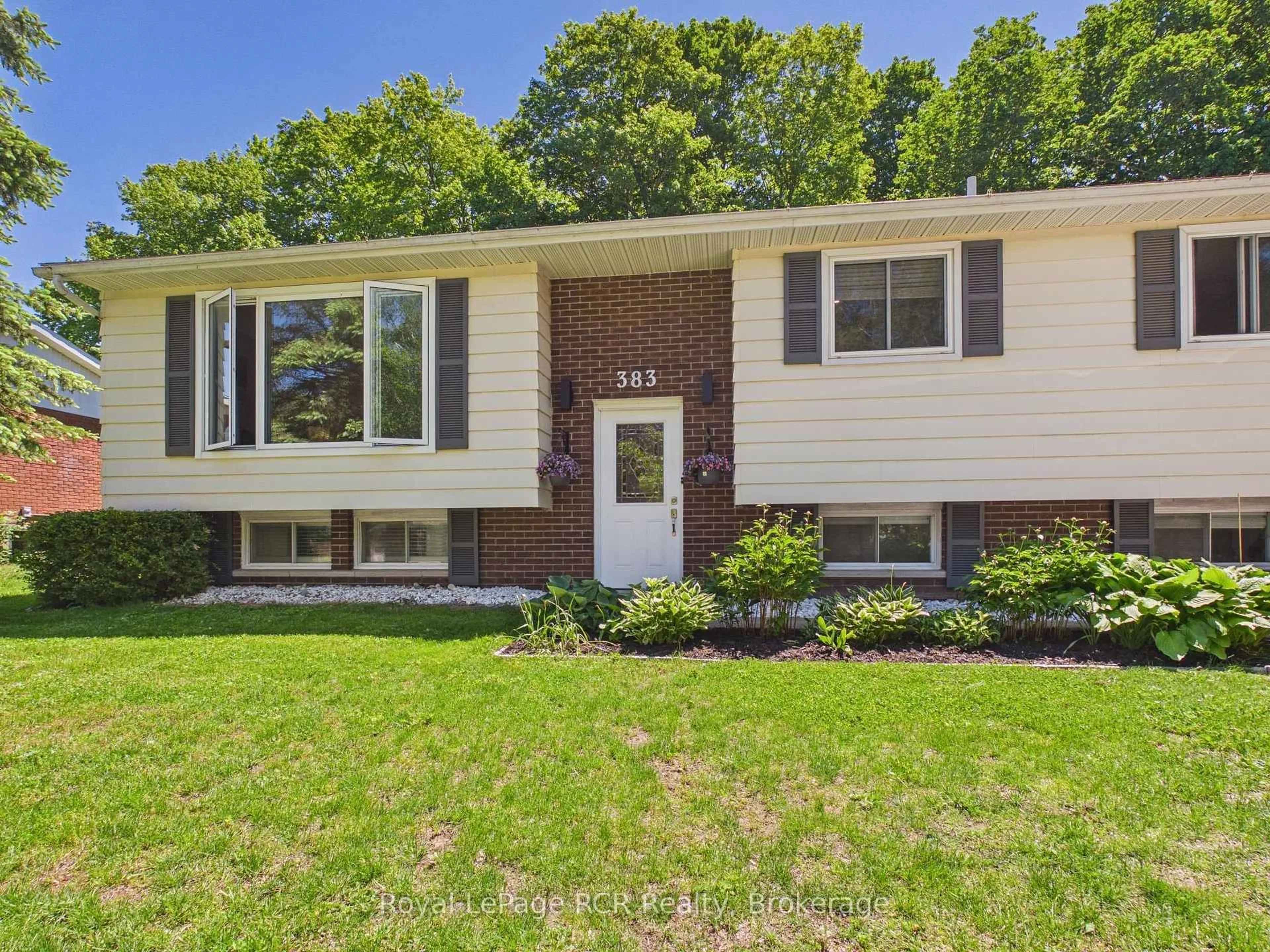 Home with vinyl exterior material, street for 383 WELLINGTON St, Saugeen Shores Ontario N0H 2C4