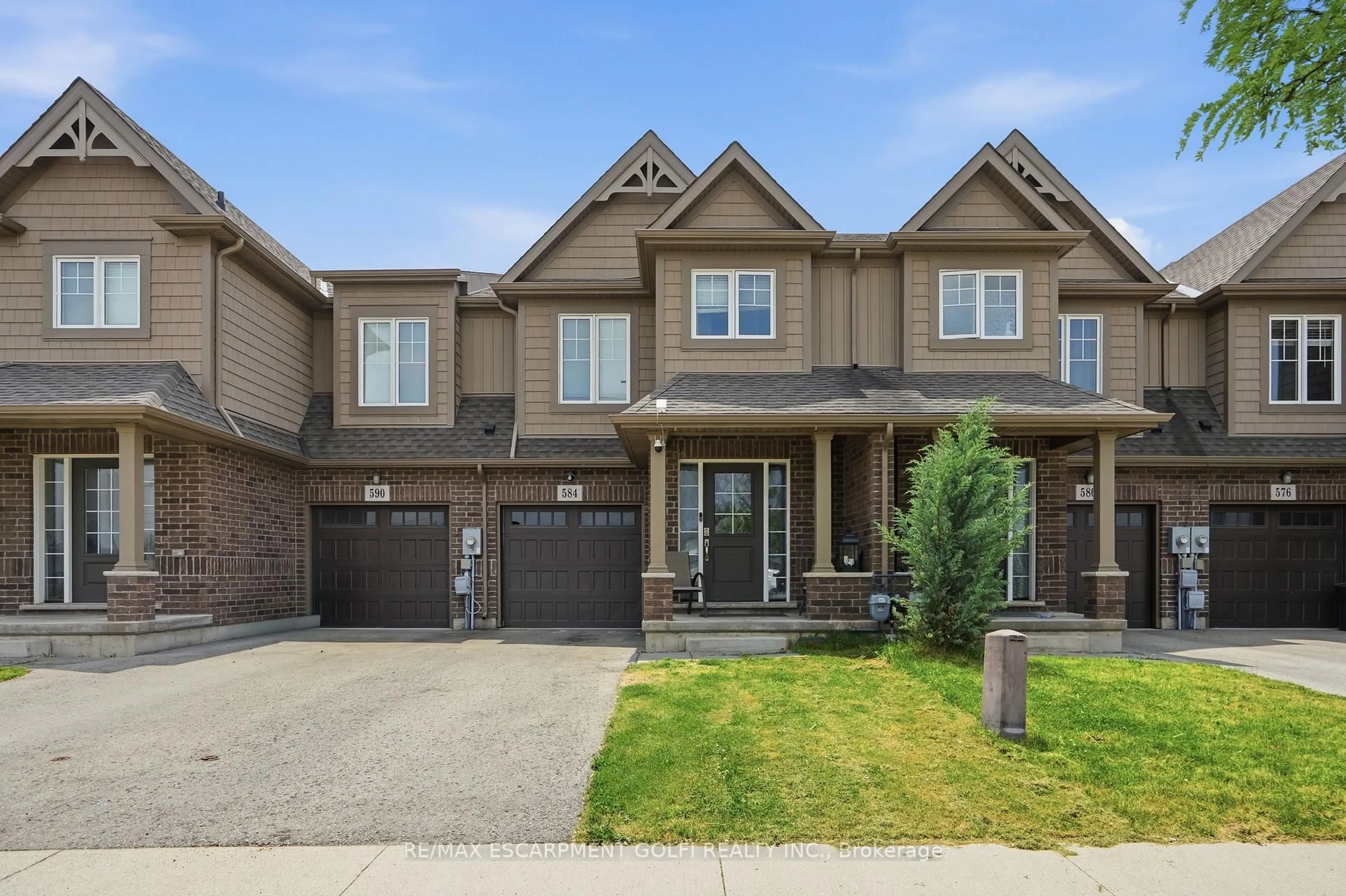 Home with brick exterior material, street for 584 Julia Dr, Welland Ontario L3C 0G8