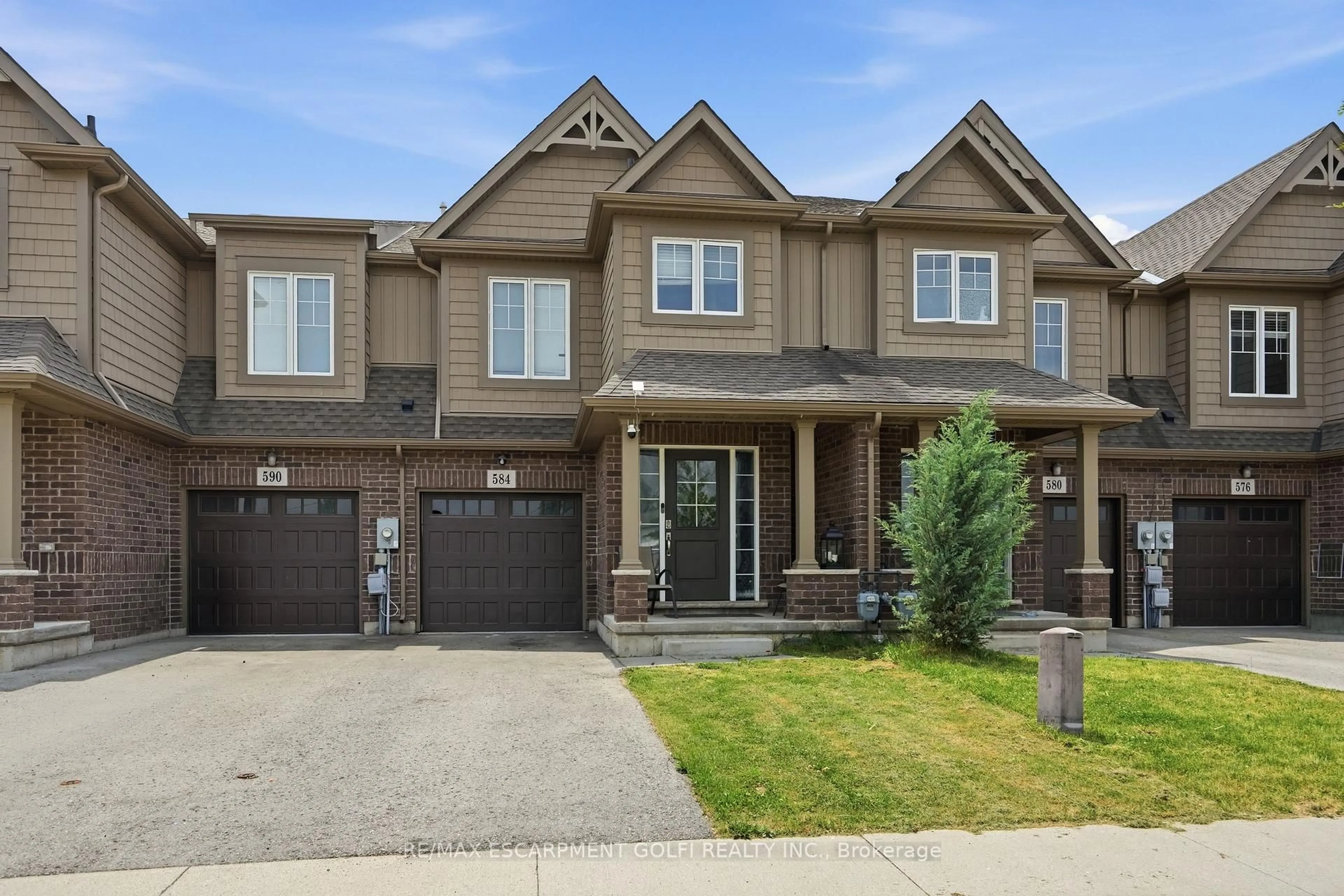 Home with brick exterior material, street for 584 Julia Dr, Welland Ontario L3C 0G8