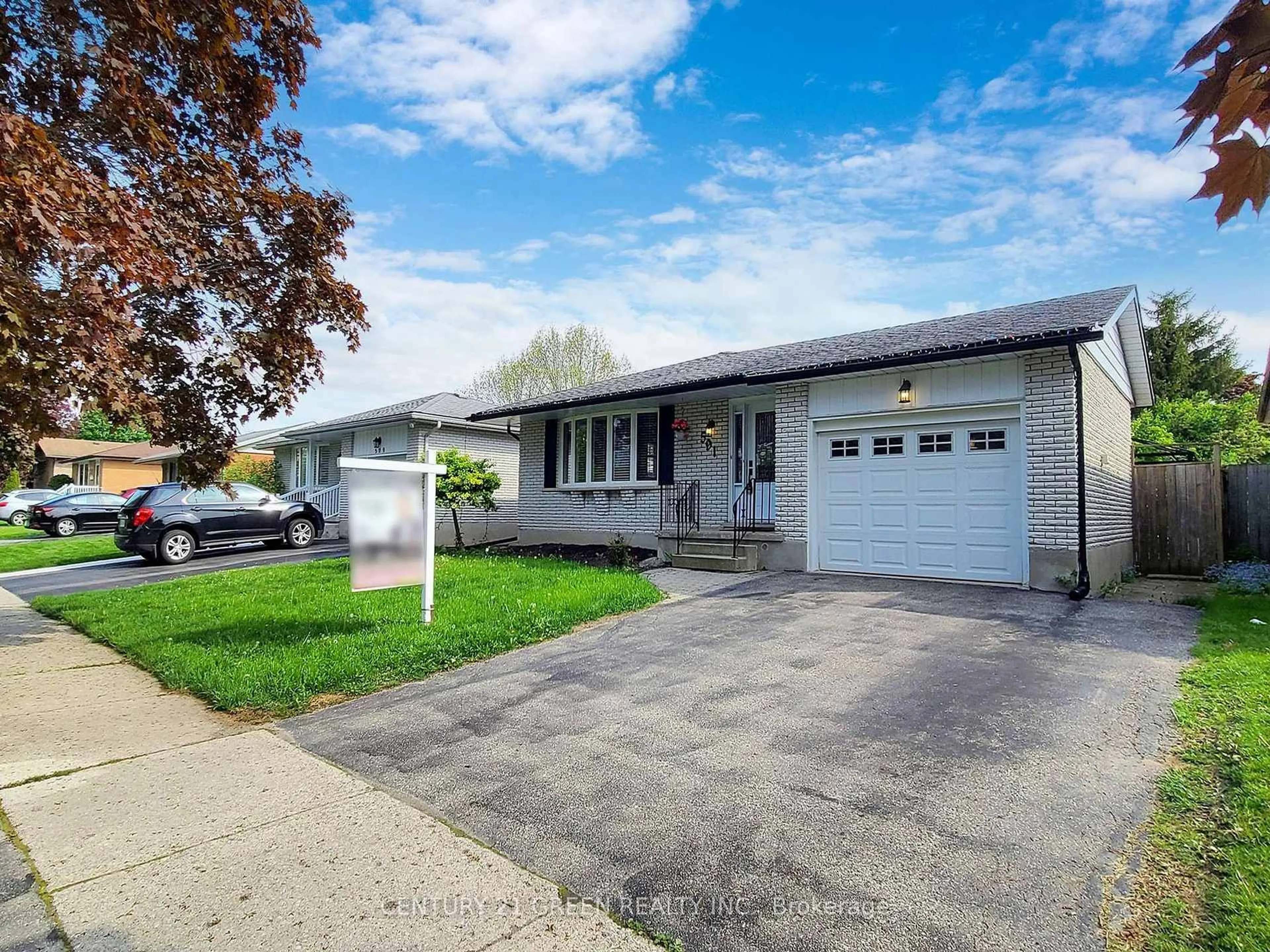 Home with vinyl exterior material, street for 591 Dogwood Lane, Waterloo Ontario N2L 4Y1
