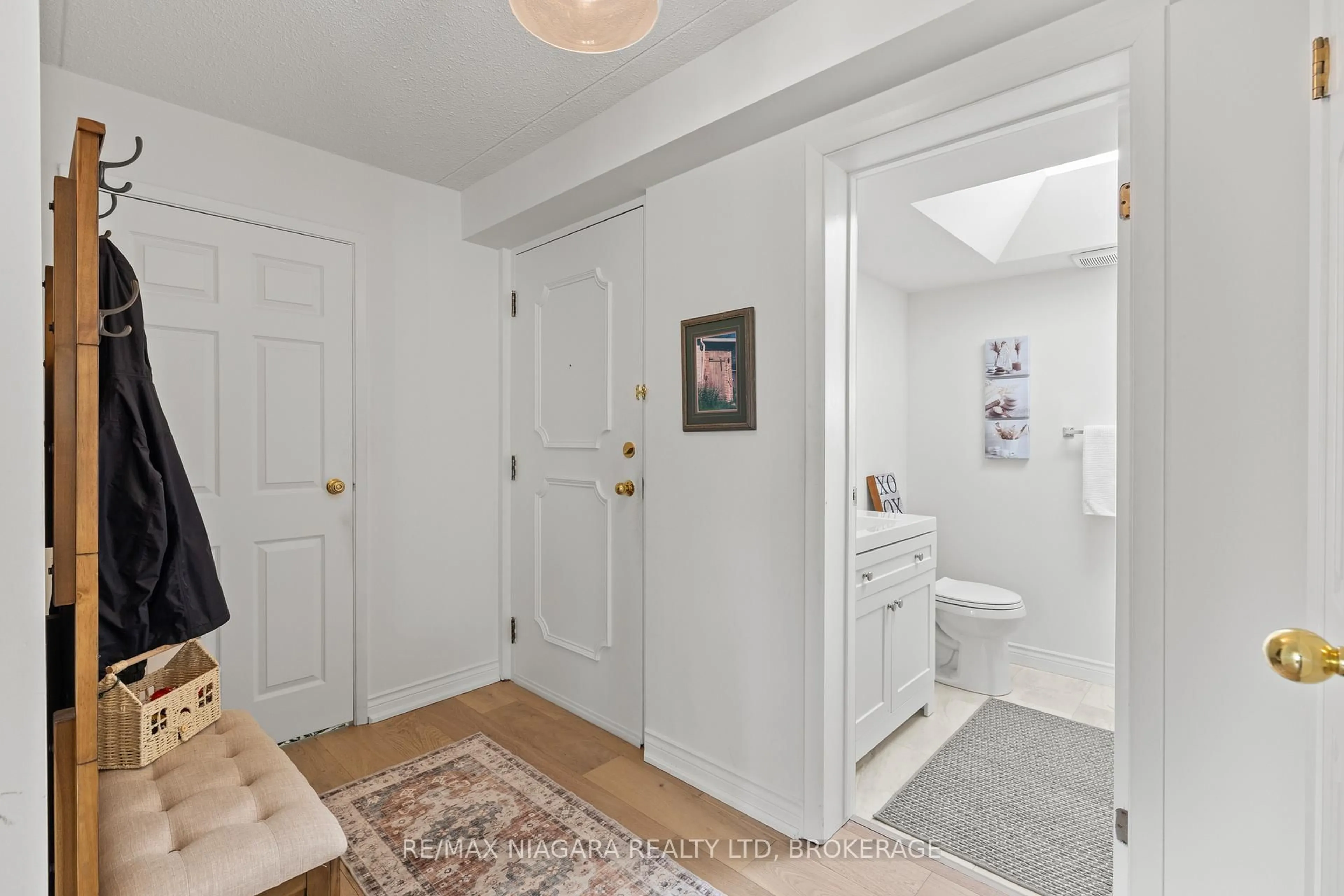 Indoor entryway for 61 Paffard St #403, Niagara-on-the-Lake Ontario L0S 1J0