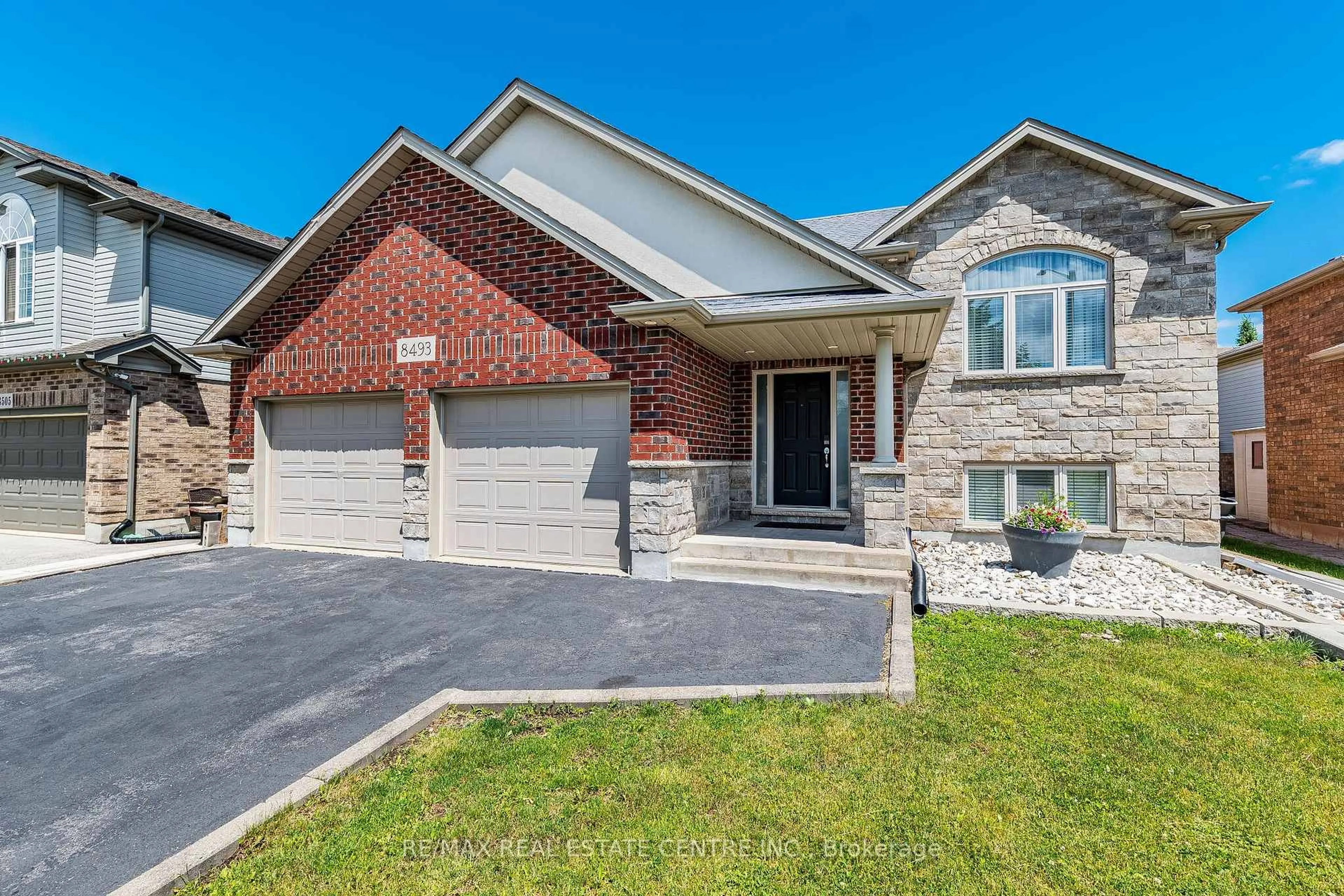 Home with brick exterior material, street for 8493 Glavcic Dr, Niagara Falls Ontario L2H 0B5