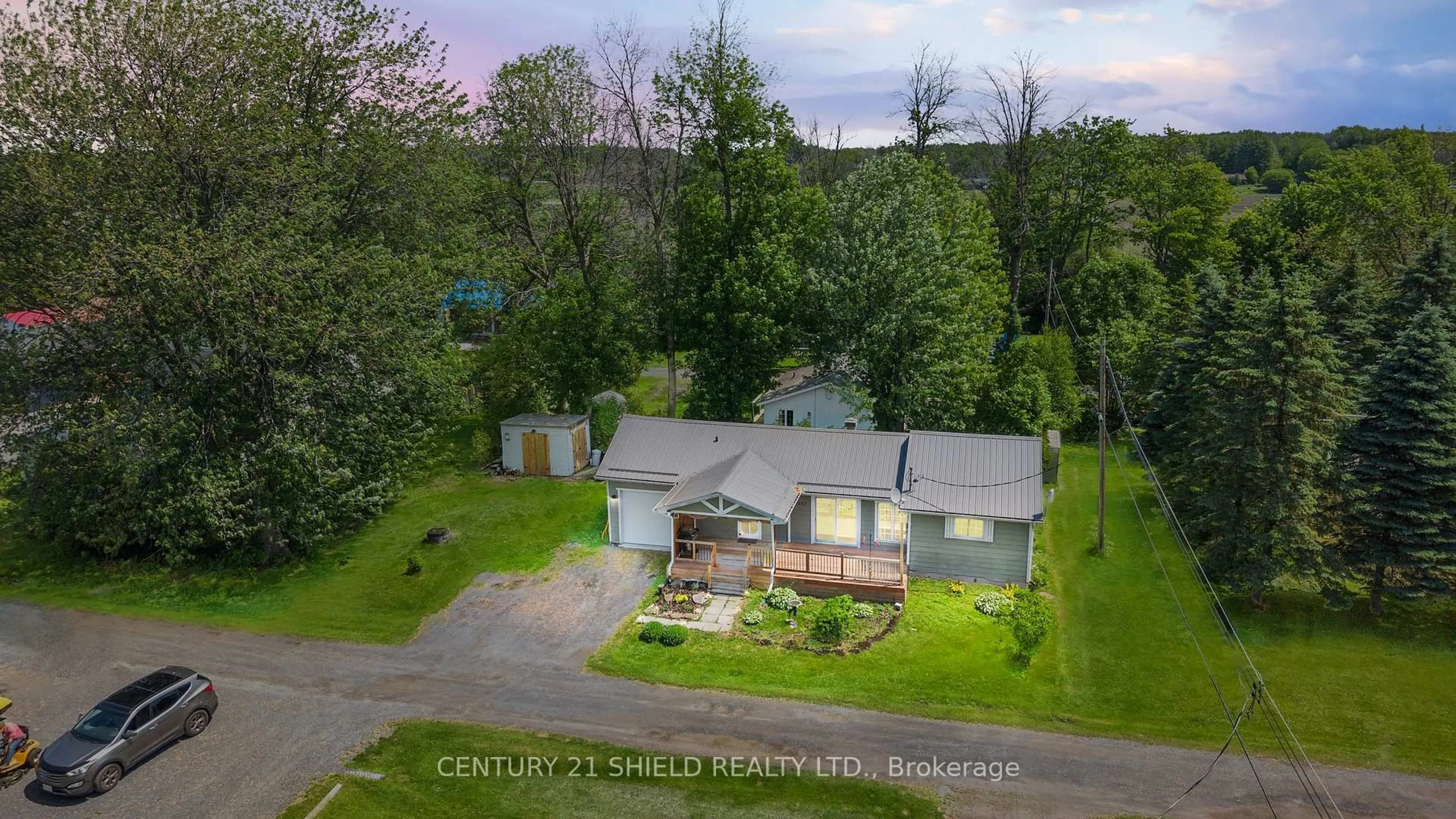A pic from outside/outdoor area/front of a property/back of a property/a pic from drone, unknown for 6235 MAPLE Ave, South Glengarry Ontario K0C 1N0
