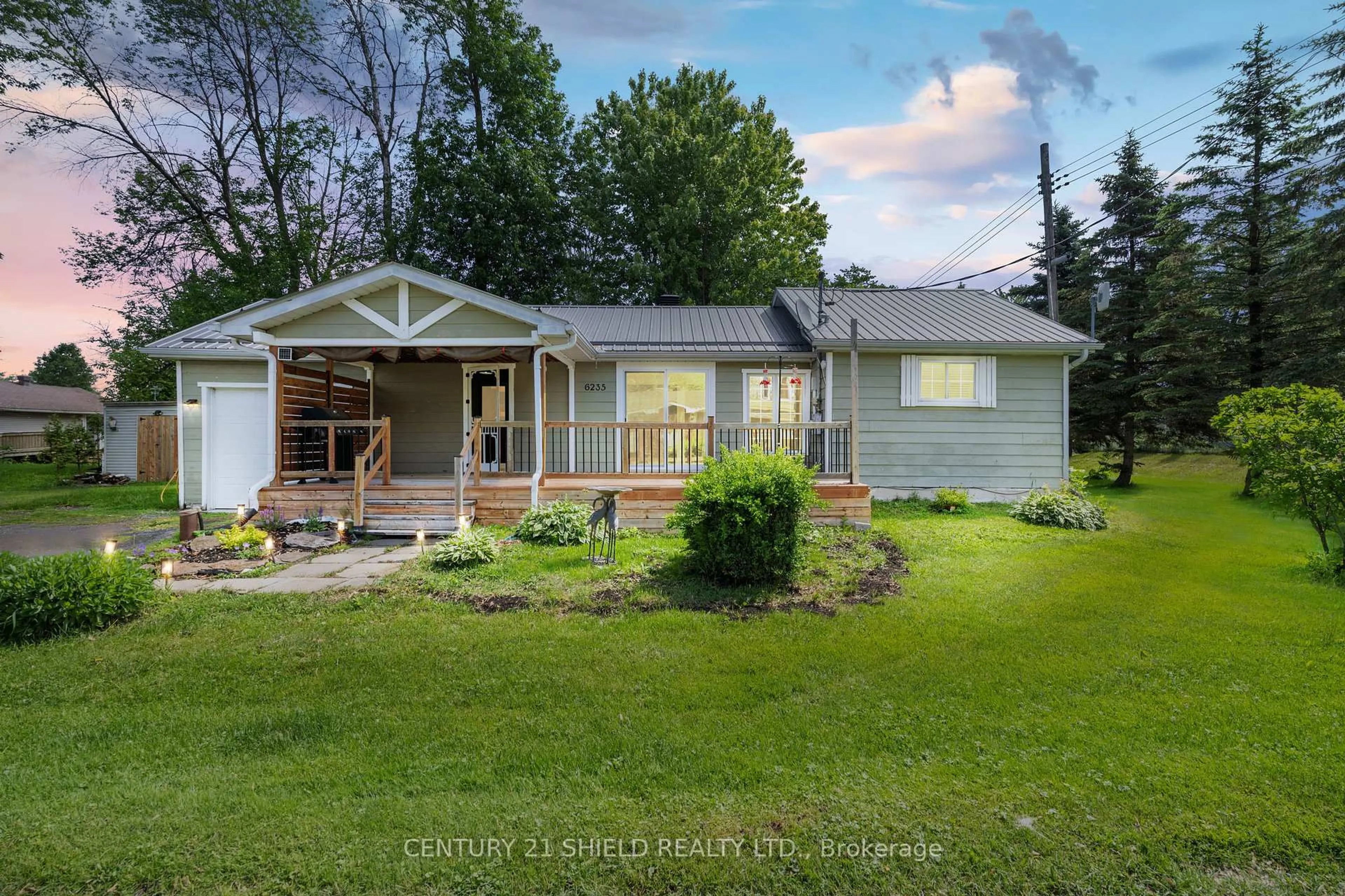 A pic from outside/outdoor area/front of a property/back of a property/a pic from drone, street for 6235 MAPLE Ave, South Glengarry Ontario K0C 1N0