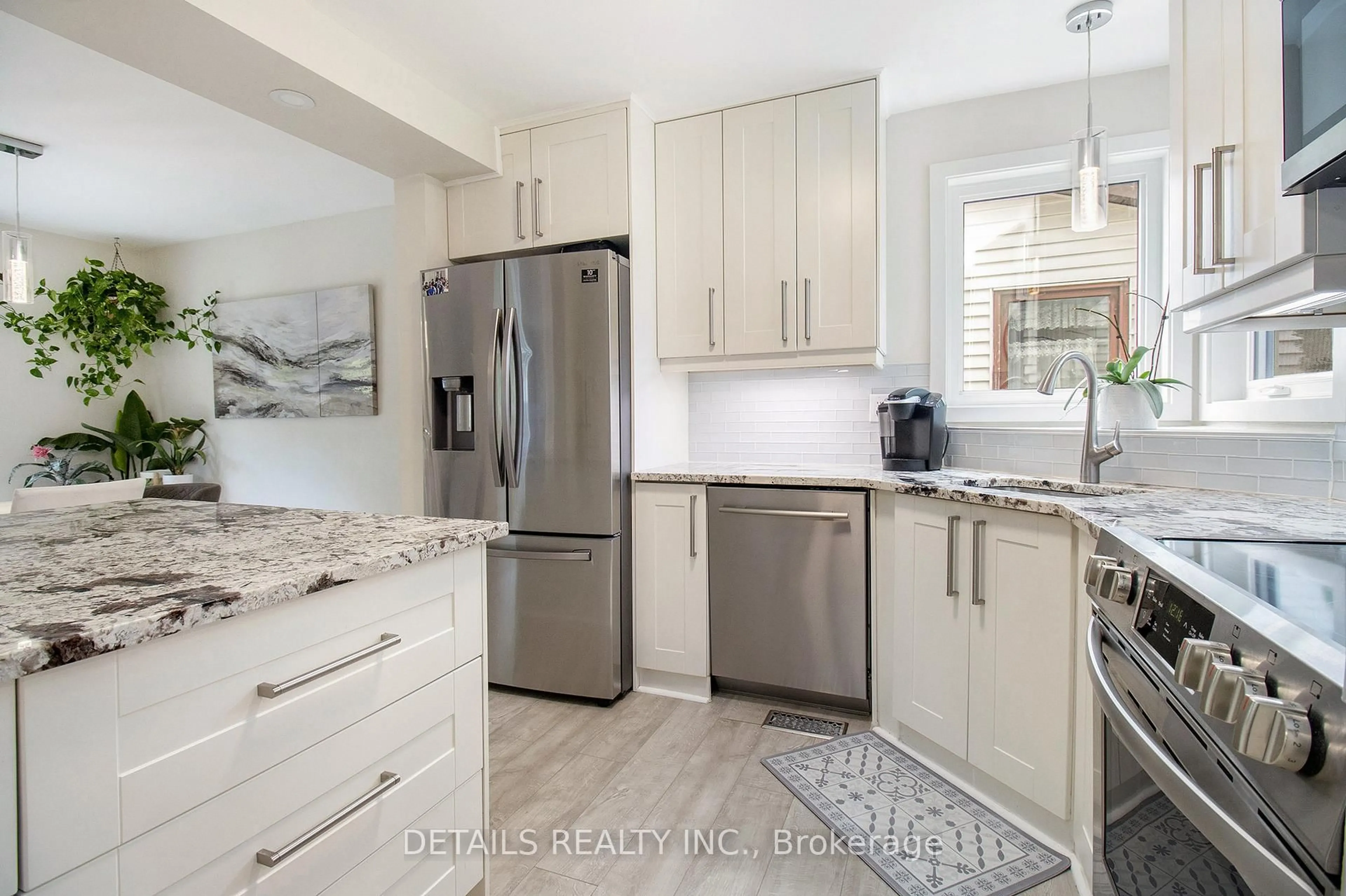 Open concept kitchen, ceramic/tile floor for 13 Willowview Way, Ottawa Ontario K2J 2P7