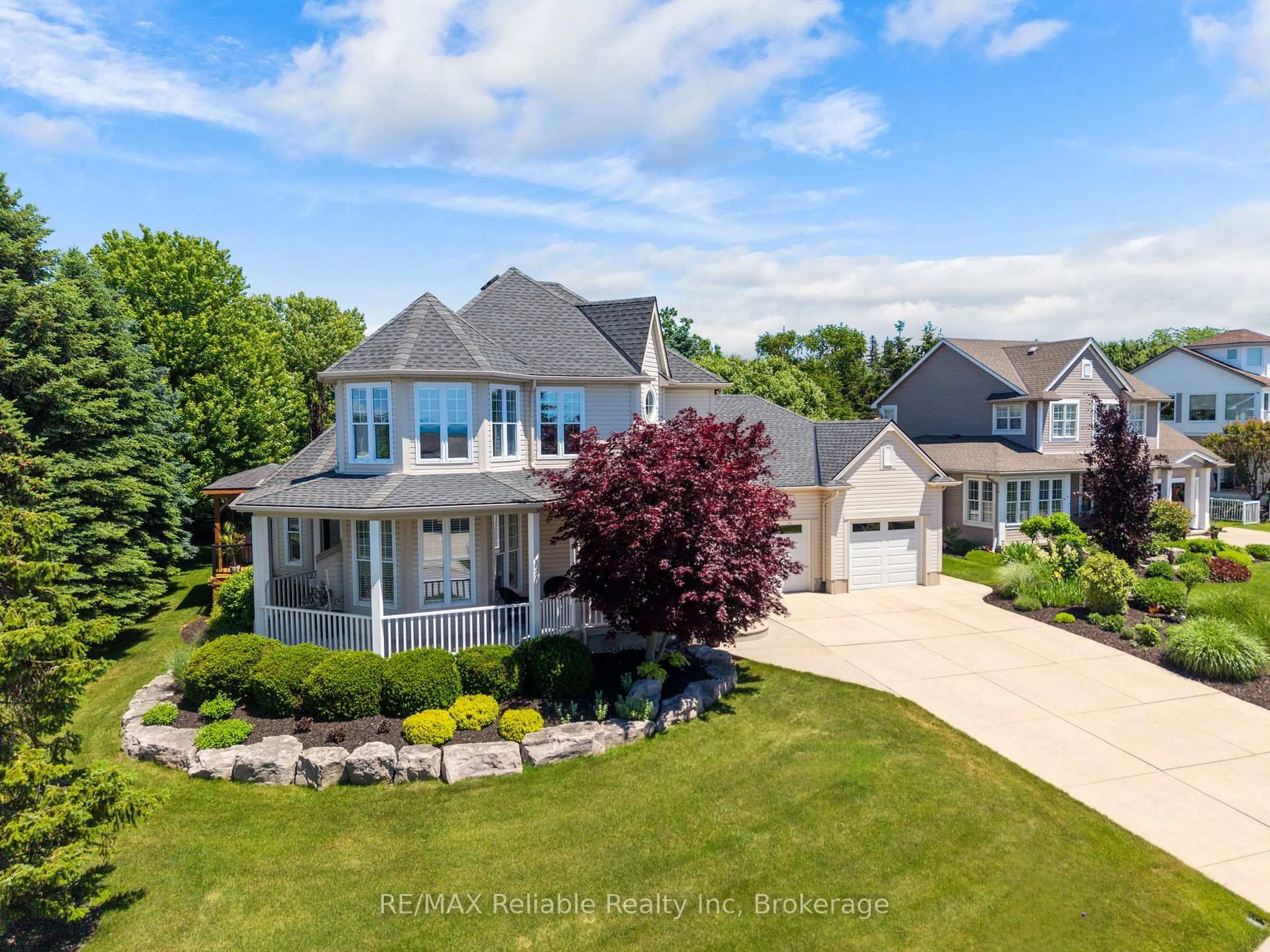 A pic from outside/outdoor area/front of a property/back of a property/a pic from drone, unknown for 11 Harbour Crt, Bluewater Ontario N0M 1G0