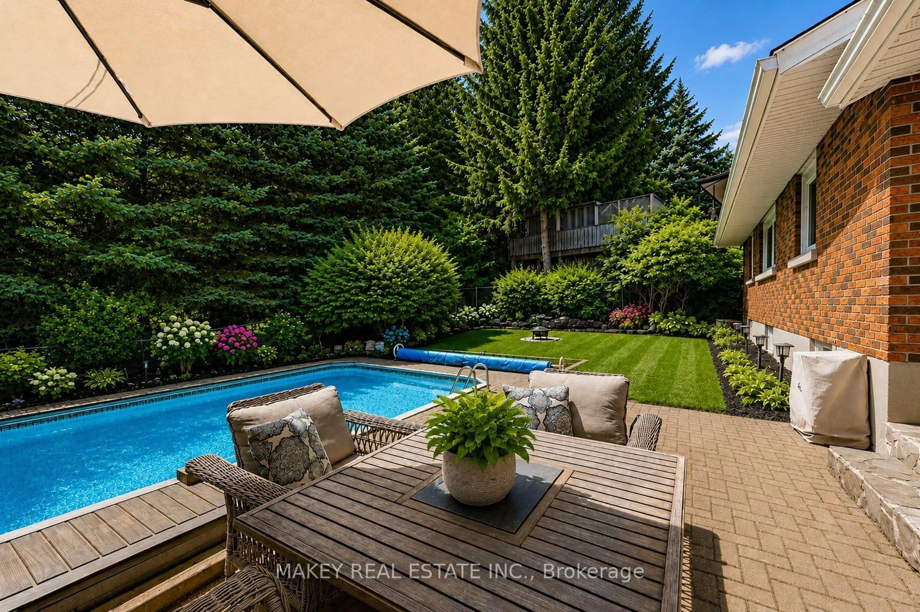 Patio, street for 238 Catharine St, Woodstock Ontario N4S 2K7
