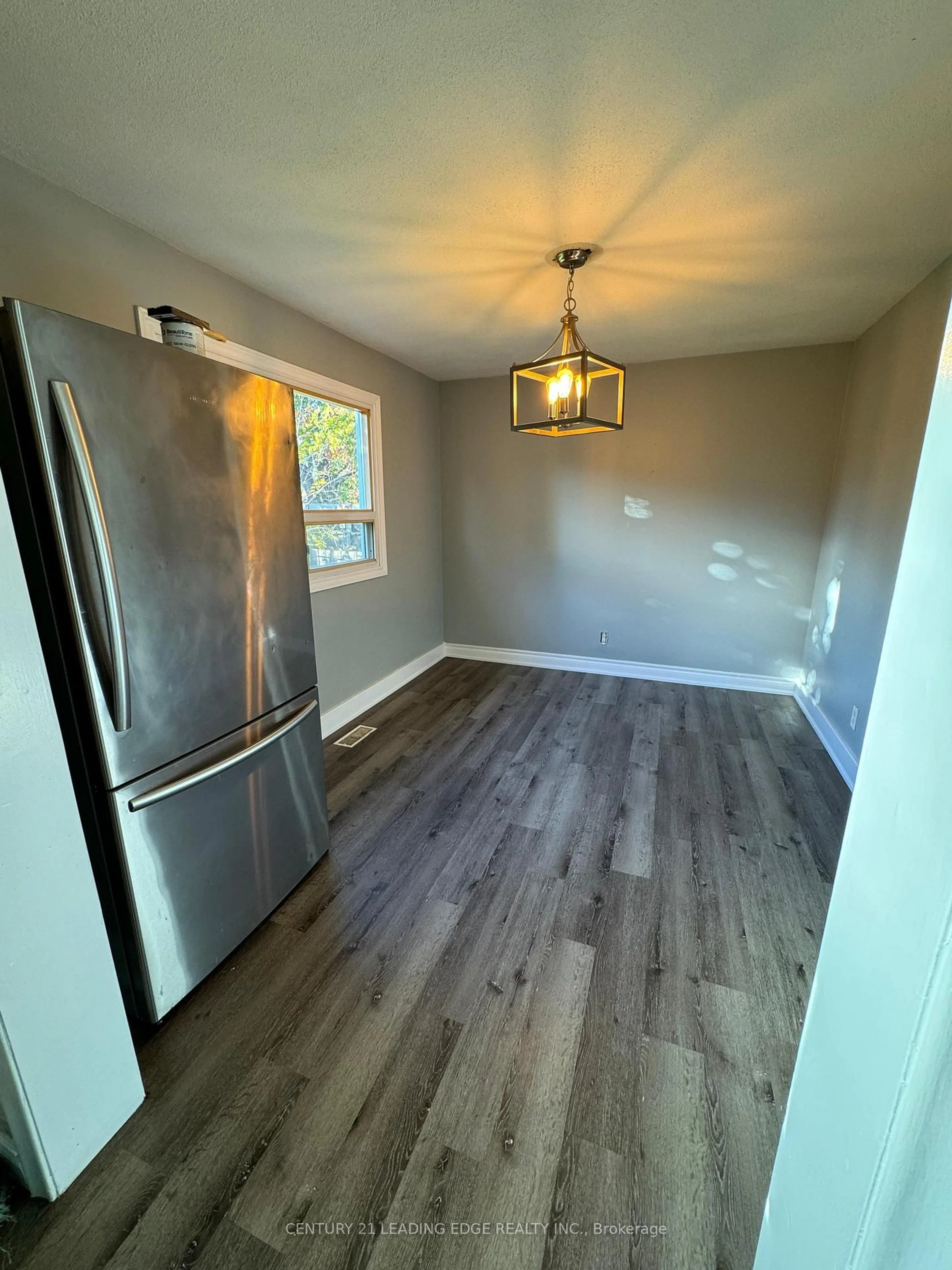 A pic of a room for 83 Park Ave, St. Catharines Ontario L2P 1R8