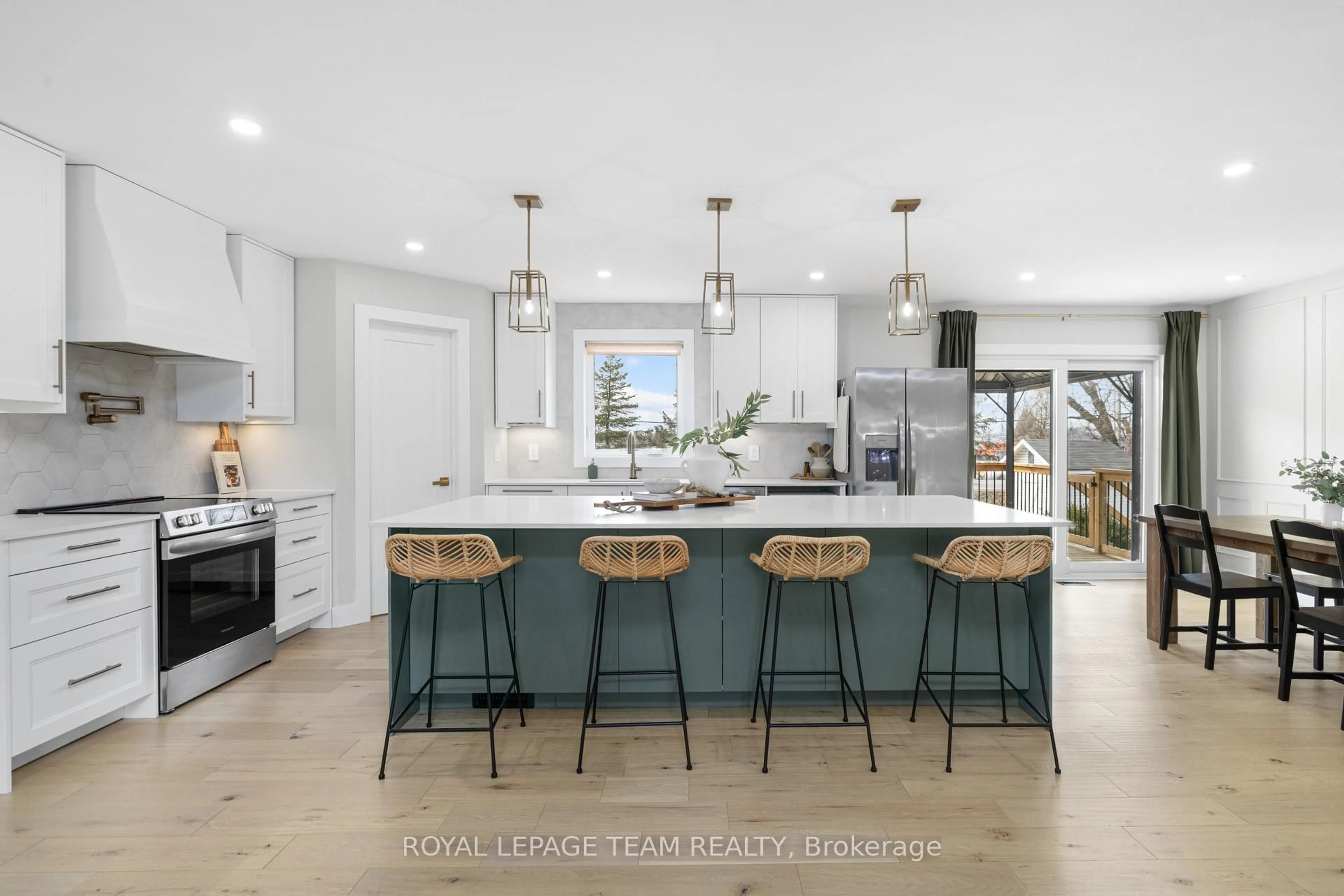 Open concept kitchen, unknown for 1386 Johnston Dr, Ottawa Ontario K4P 1A6