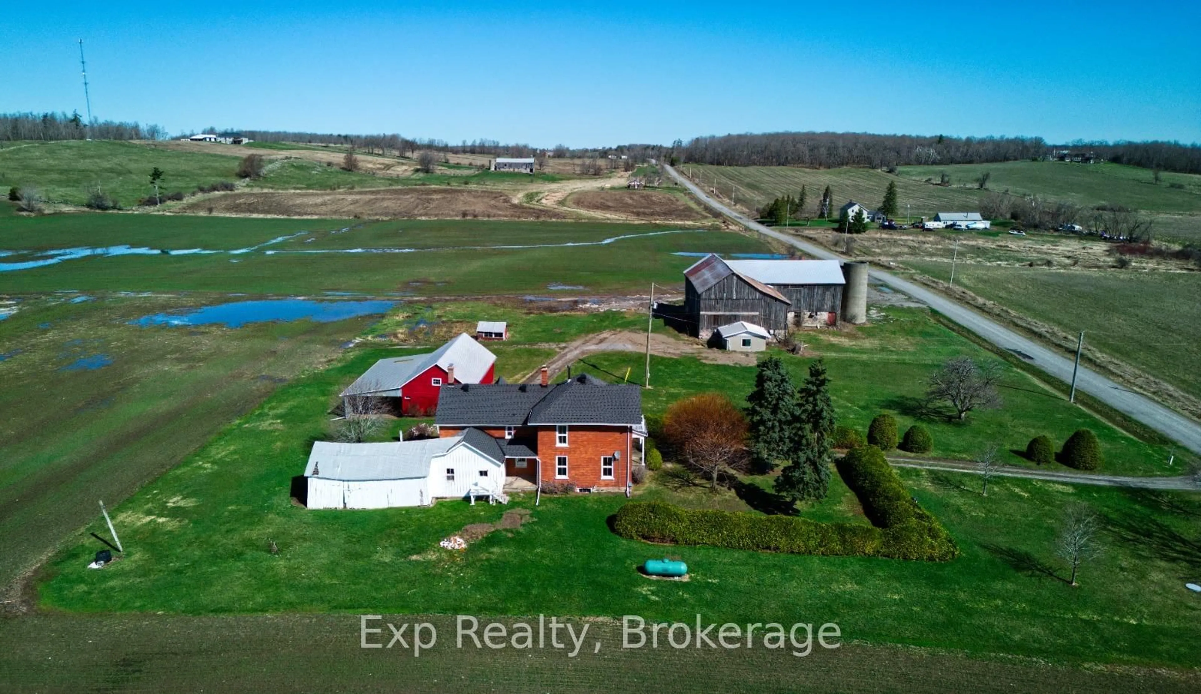 A pic from outside/outdoor area/front of a property/back of a property/a pic from drone, building for 840 McGregor Bay Rd, Otonabee-South Monaghan Ontario K0L 2G0