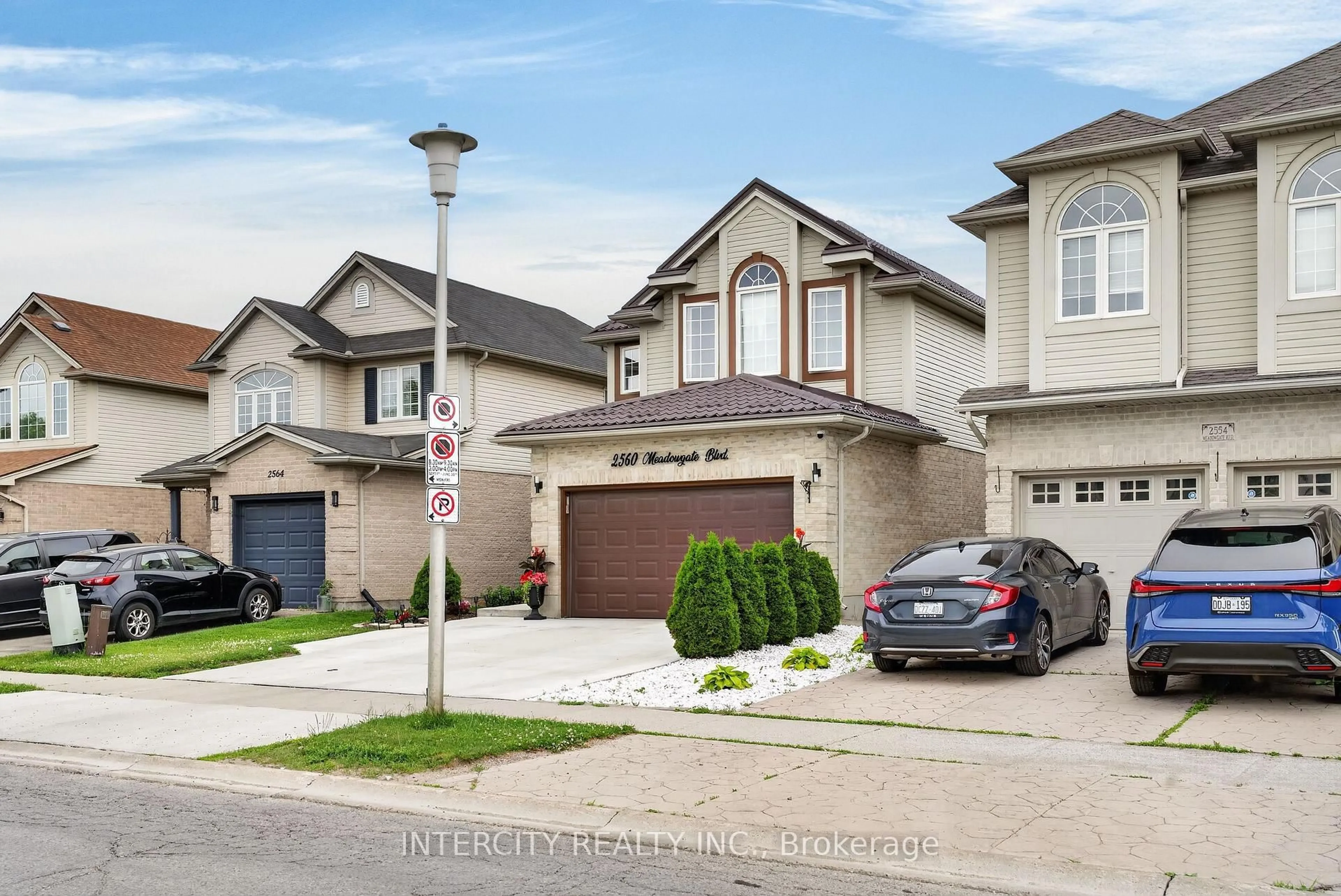 Unknown for 2560 Meadowgate Blvd, London South Ontario N6M 1L8