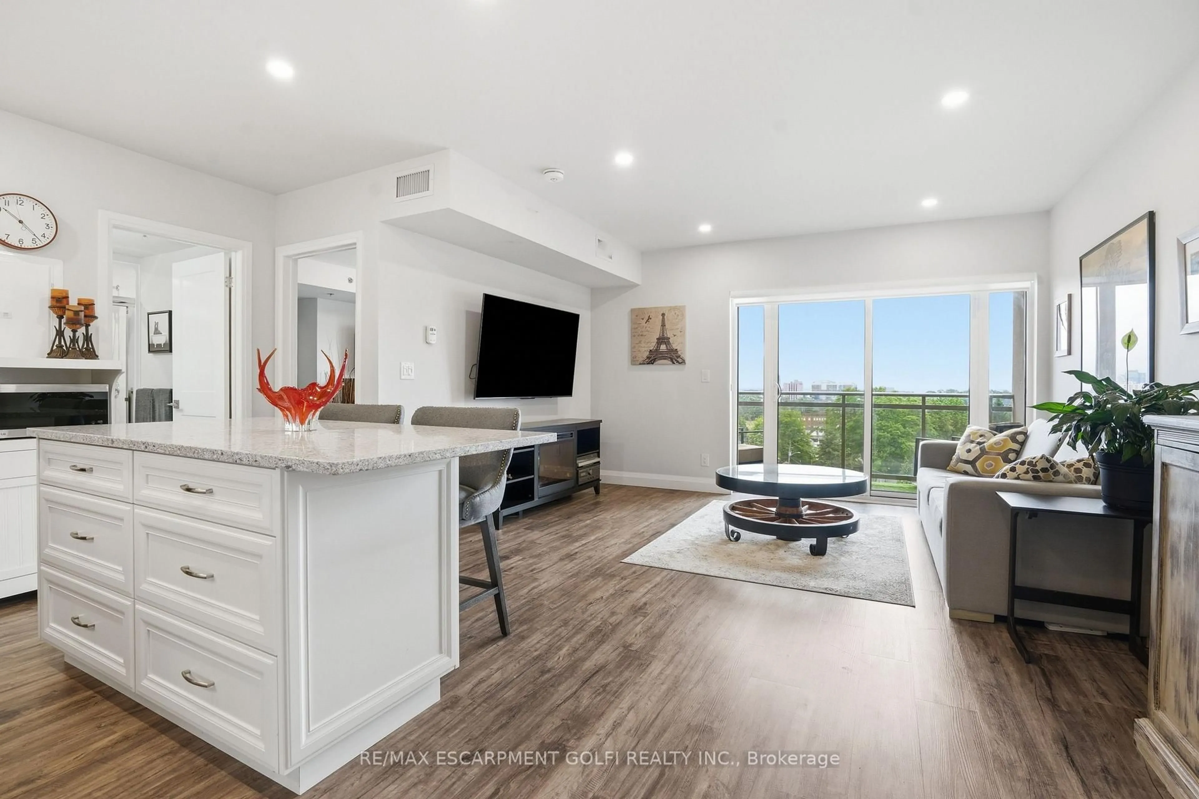 Unknown for 5698 Main St #714, Niagara Falls Ontario L2G 0Z2