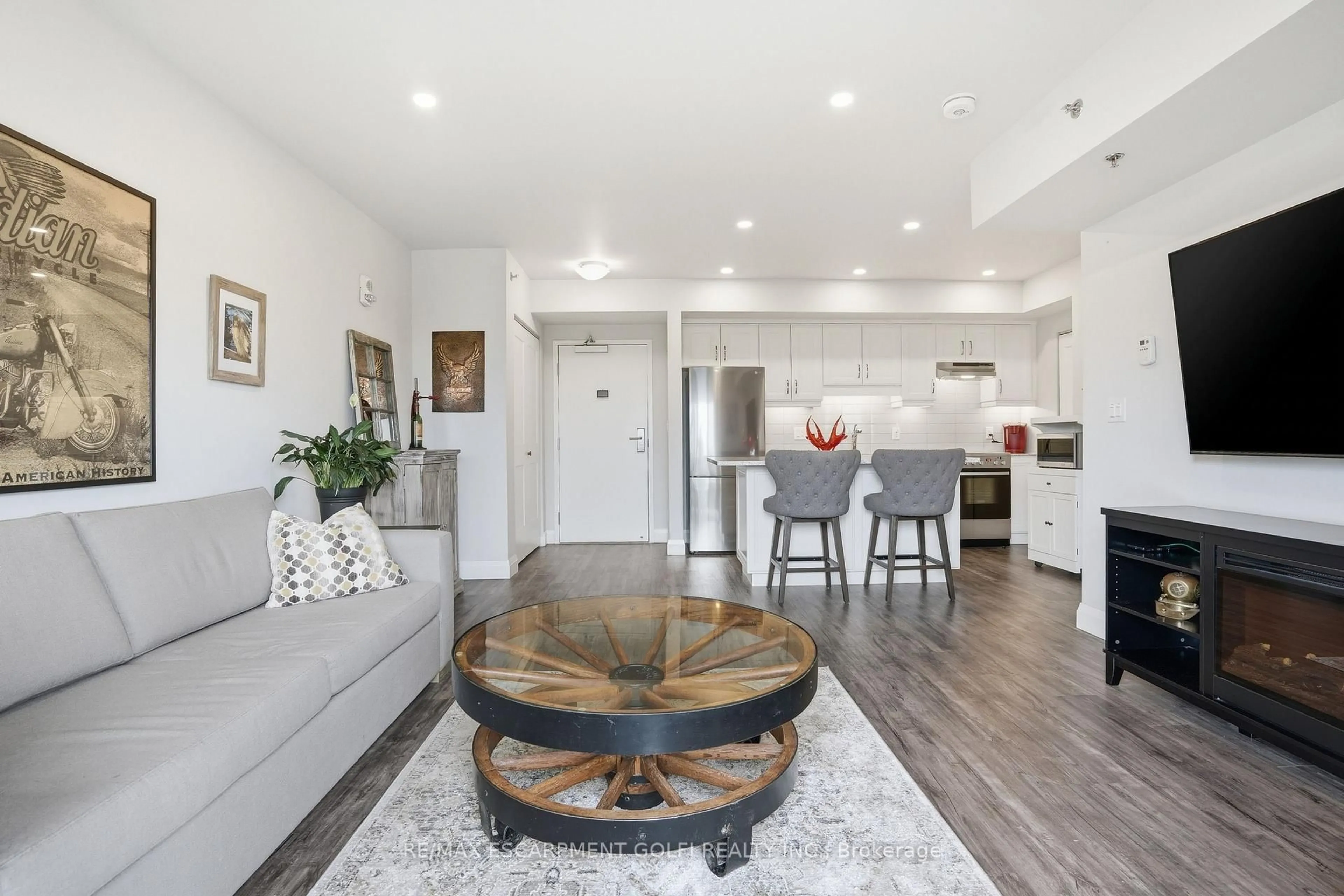 Open concept kitchen, unknown for 5698 Main St #714, Niagara Falls Ontario L2G 0Z2