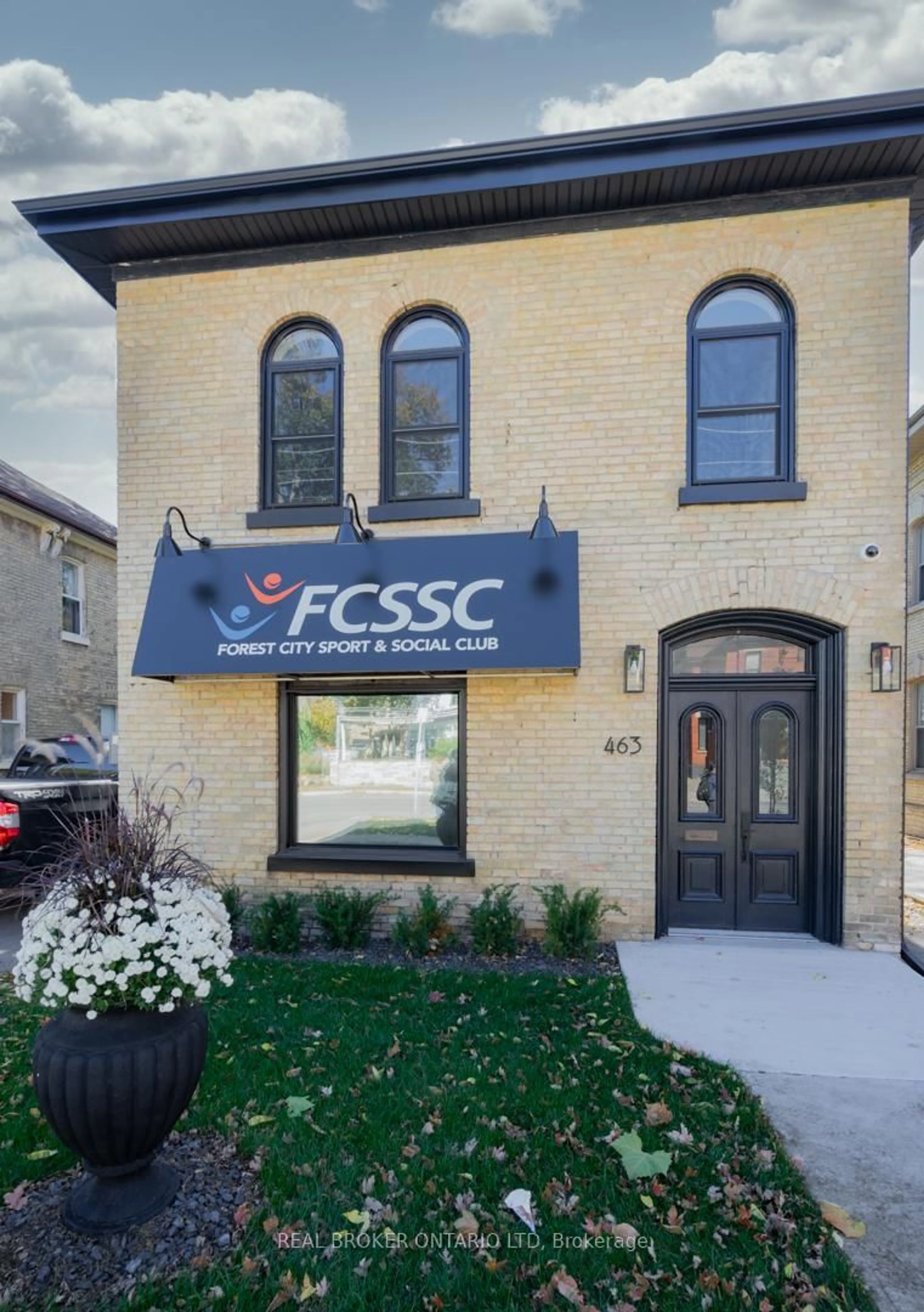 Home with brick exterior material, street for 463 King St, London East Ontario N6B 1S8