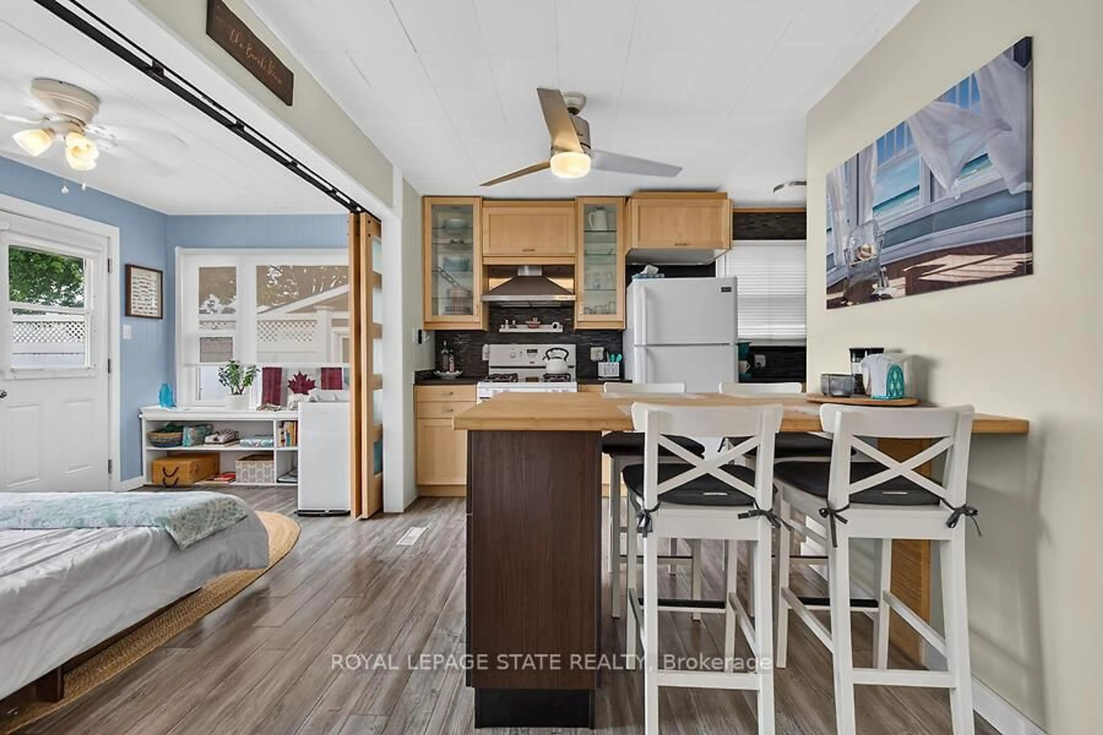 Open concept kitchen, unknown for 12075 Augustine Rd, Wainfleet Ontario L0S 1V0