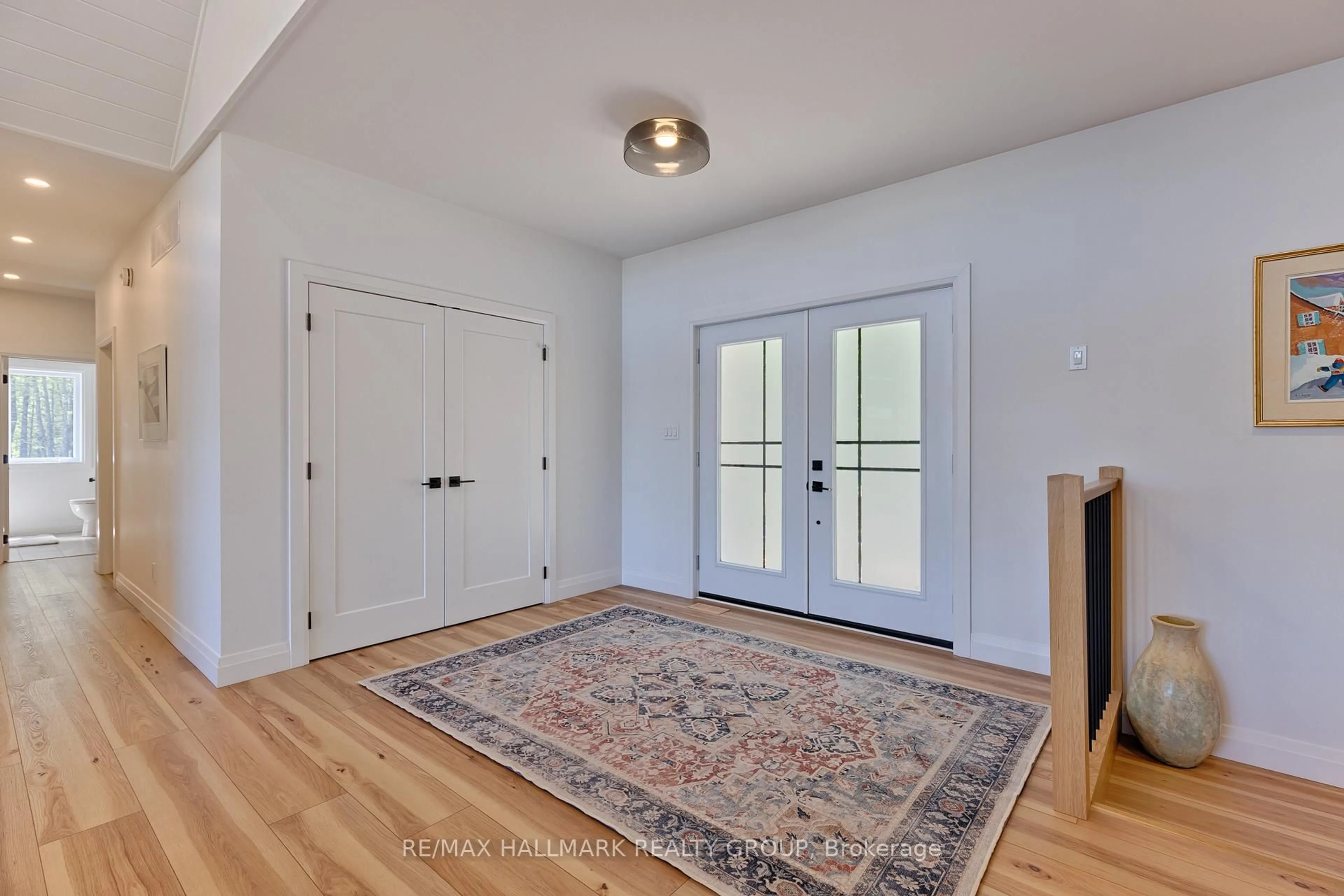 Indoor entryway for 64 Hamish Tr, Westmeath Ontario K0J 2L0