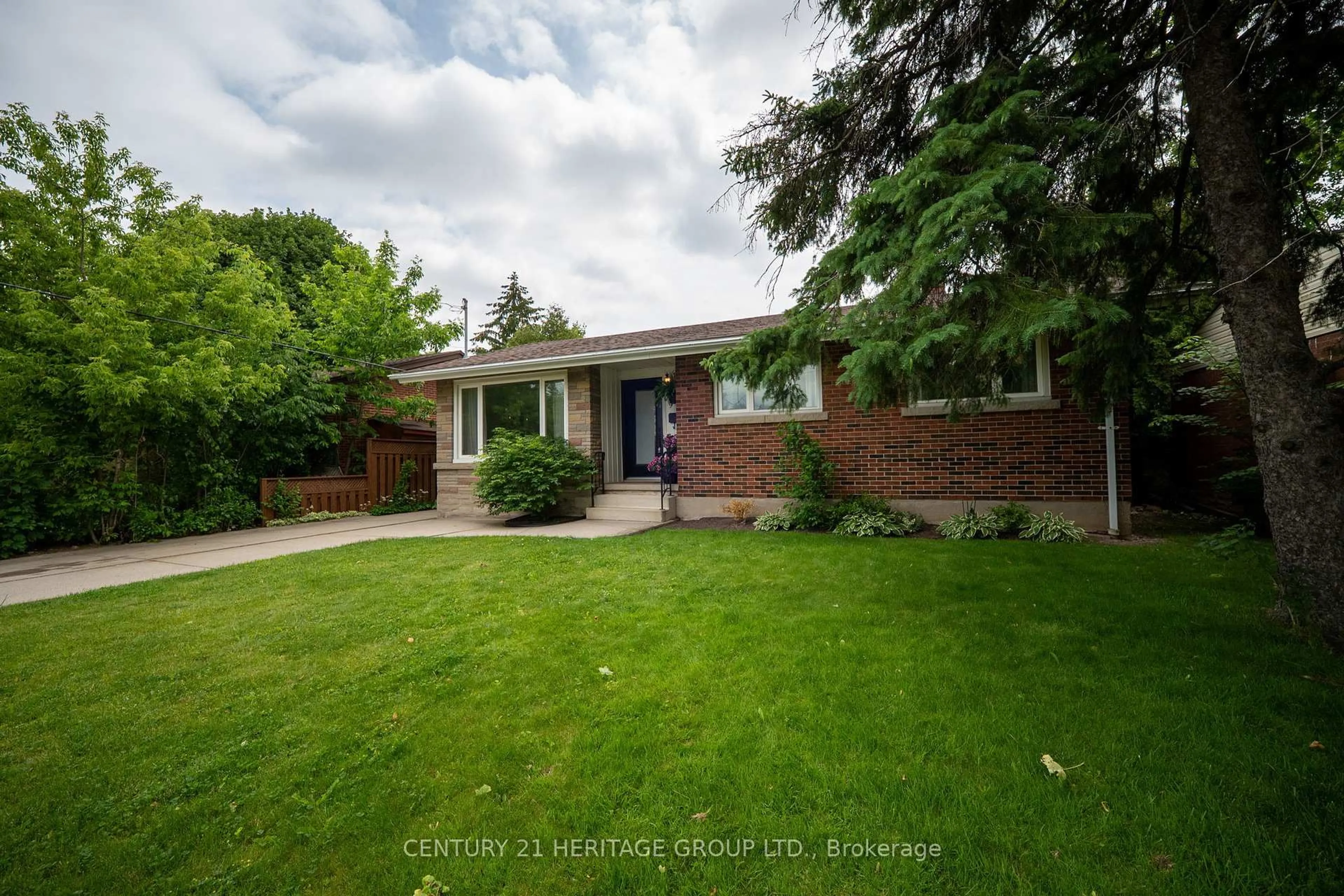 Home with brick exterior material, street for 9 Kingslea Dr, Hamilton Ontario L8T 3Z8