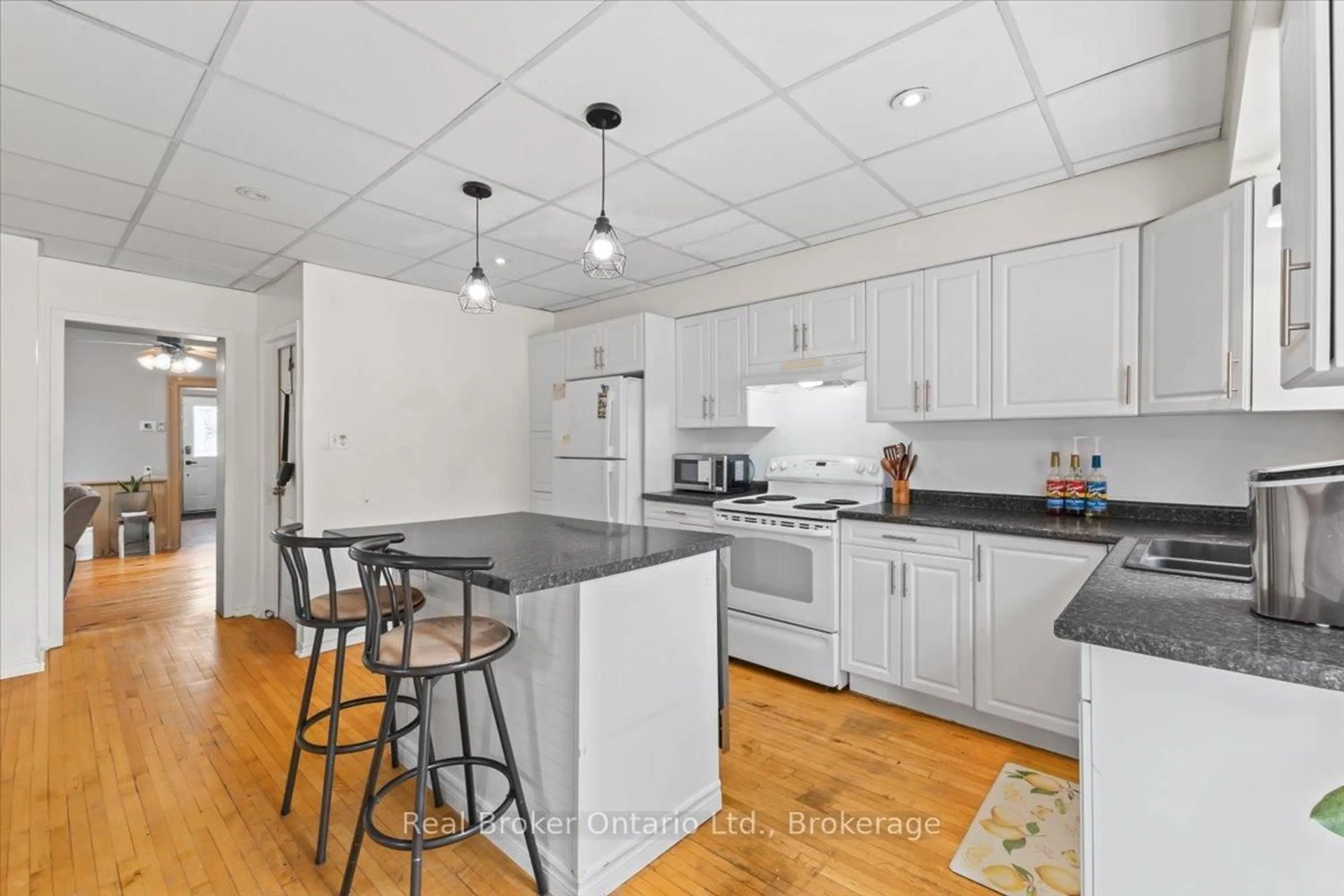 Open concept kitchen, ceramic/tile floor for 115 Durham St, Brockton Ontario N0G 2V0