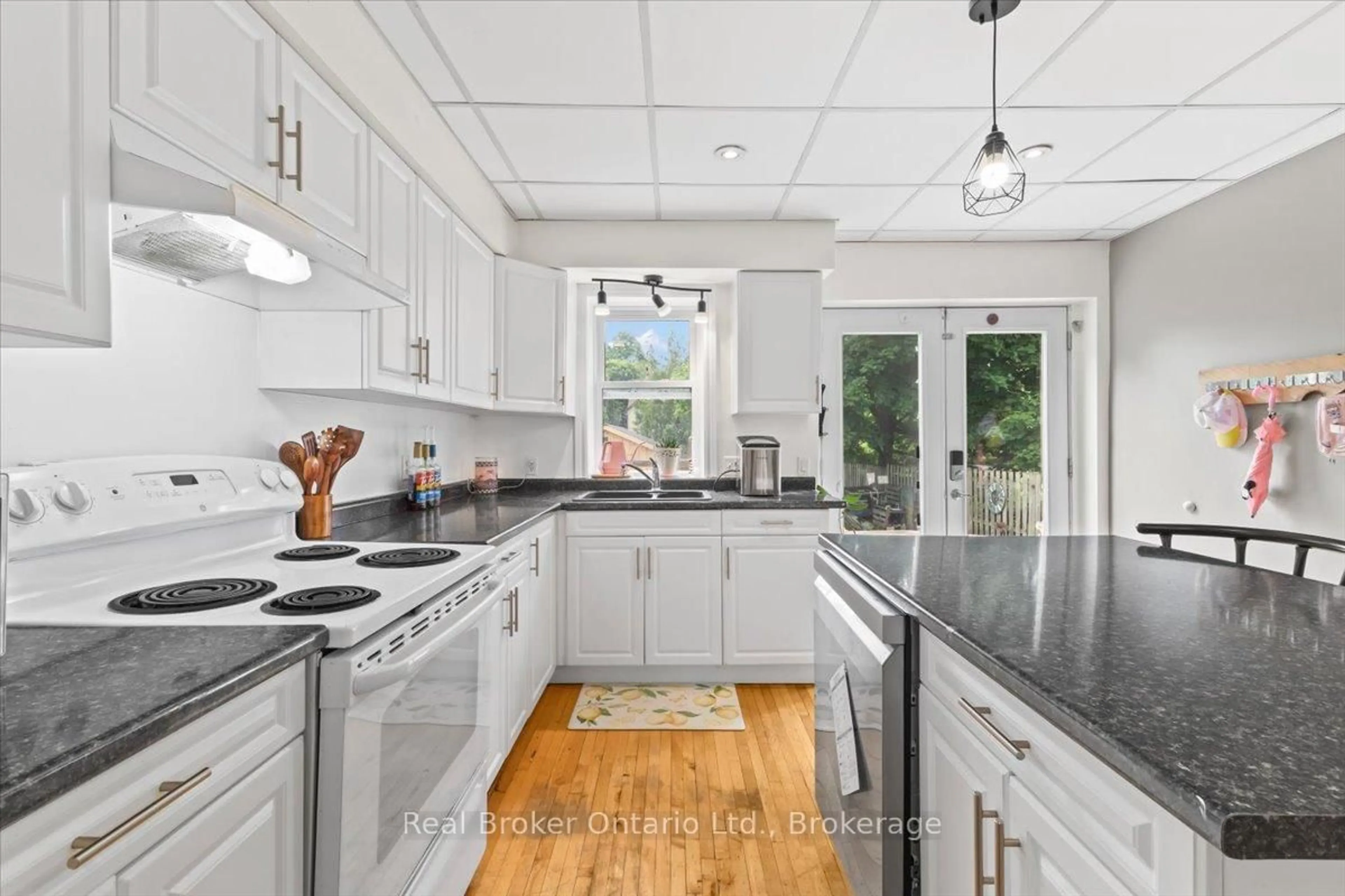 Open concept kitchen, ceramic/tile floor for 115 Durham St, Brockton Ontario N0G 2V0