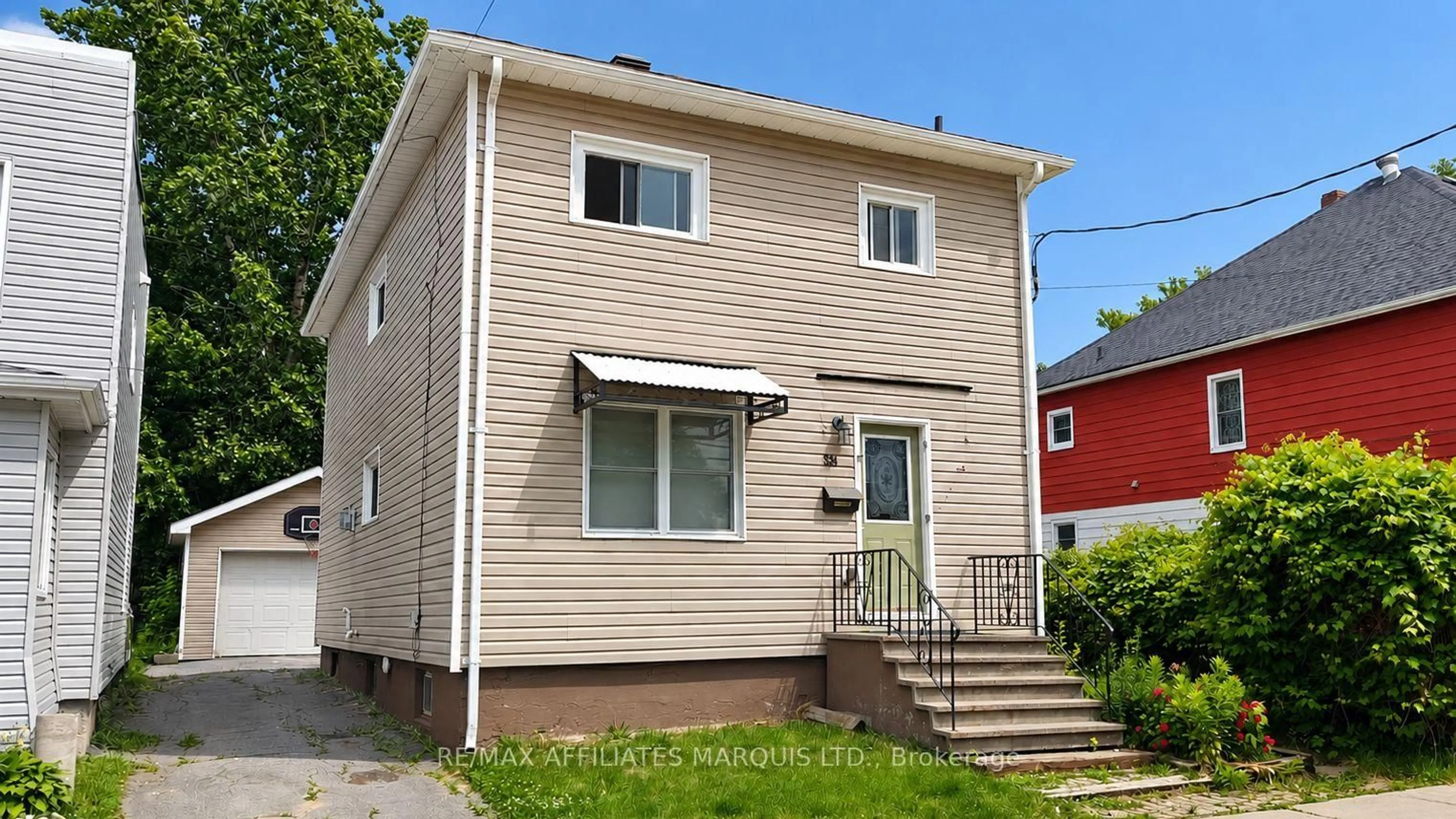Home with vinyl exterior material, street for 334 Prince Arthur St, Cornwall Ontario K6H 4N9