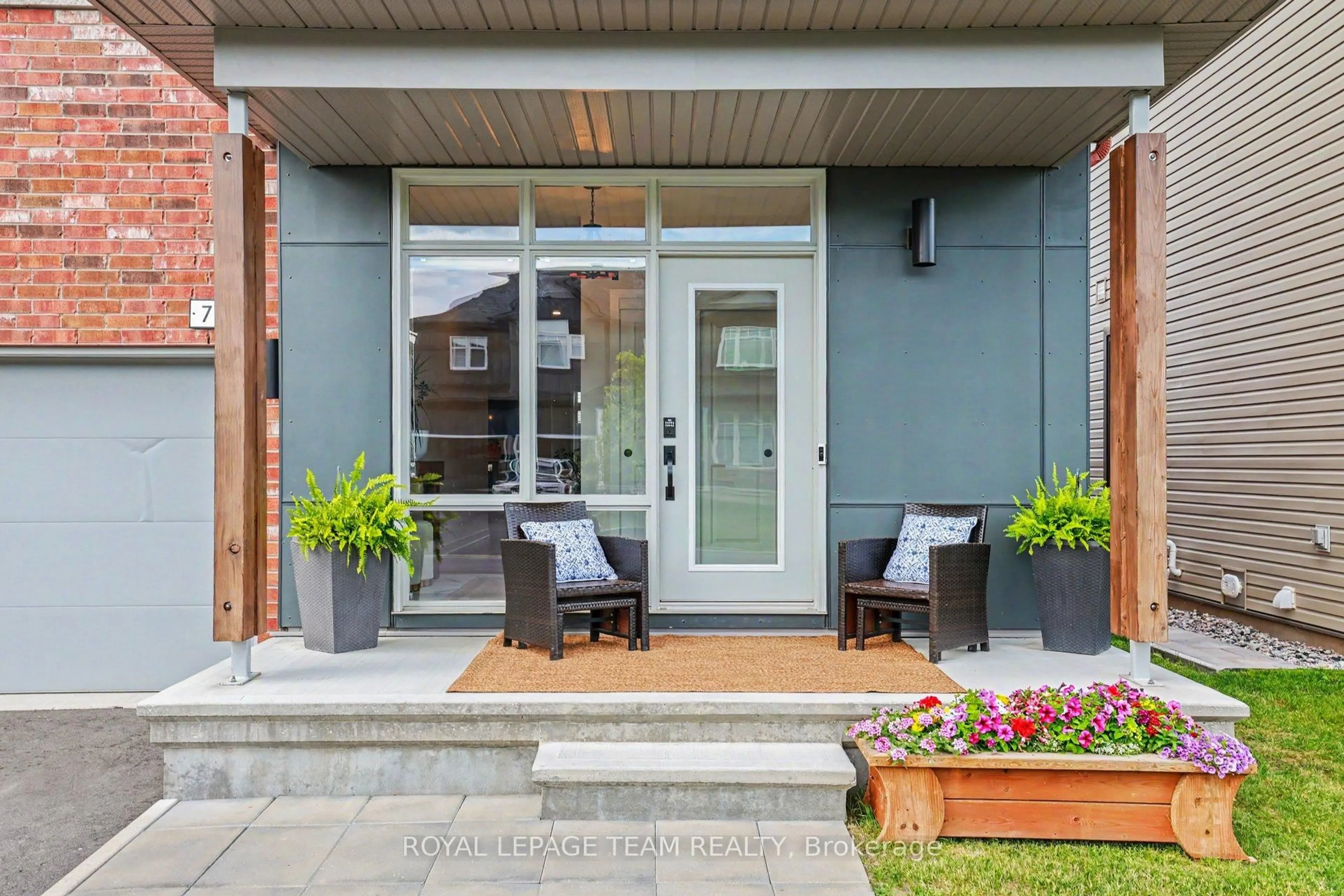 Patio, street for 747 Petanque Cres, Ottawa Ontario K4A 5L7