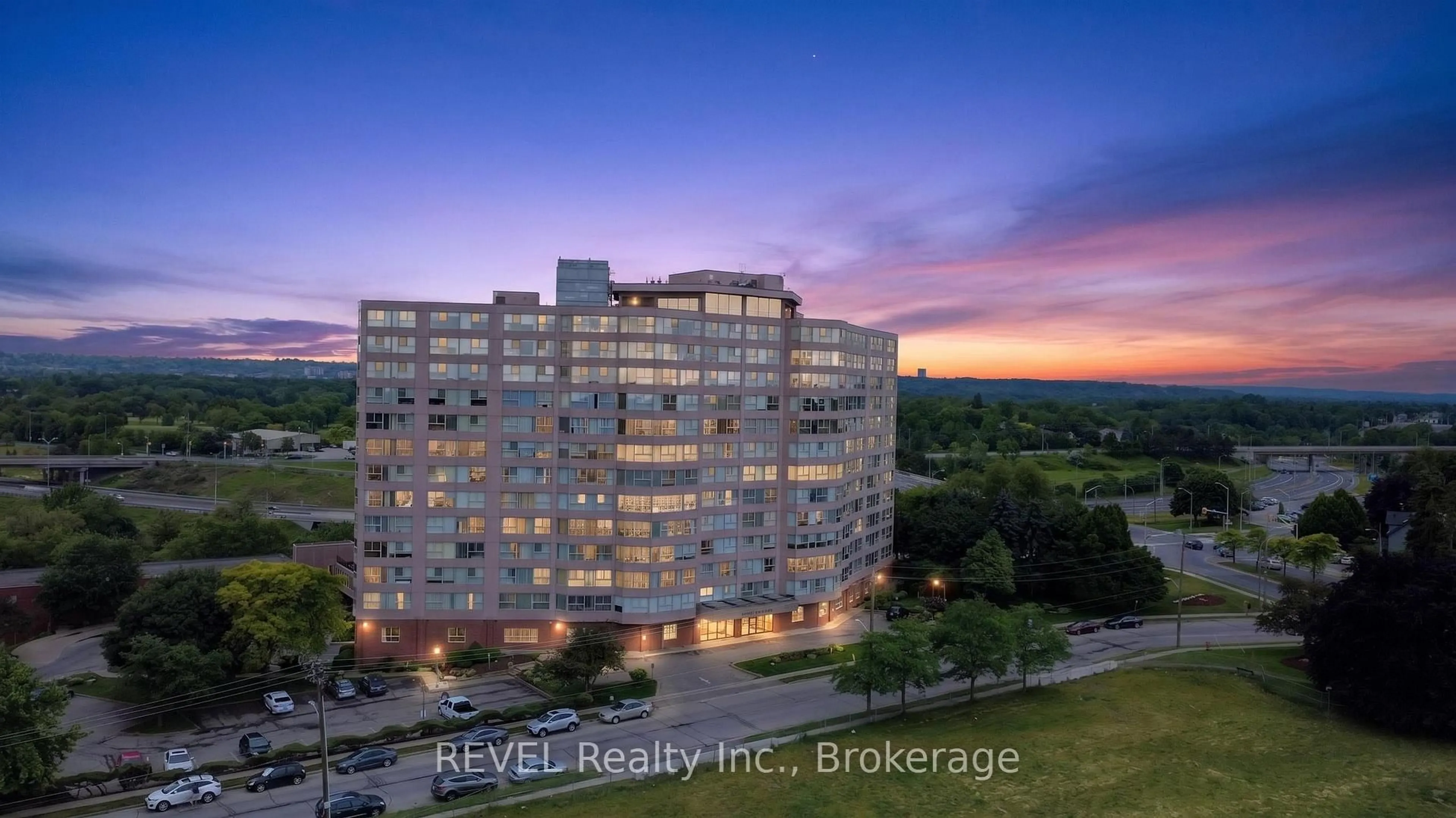A pic from outside/outdoor area/front of a property/back of a property/a pic from drone, unknown for 7 Gale Cres #207, St. Catharines Ontario L2R 7M8