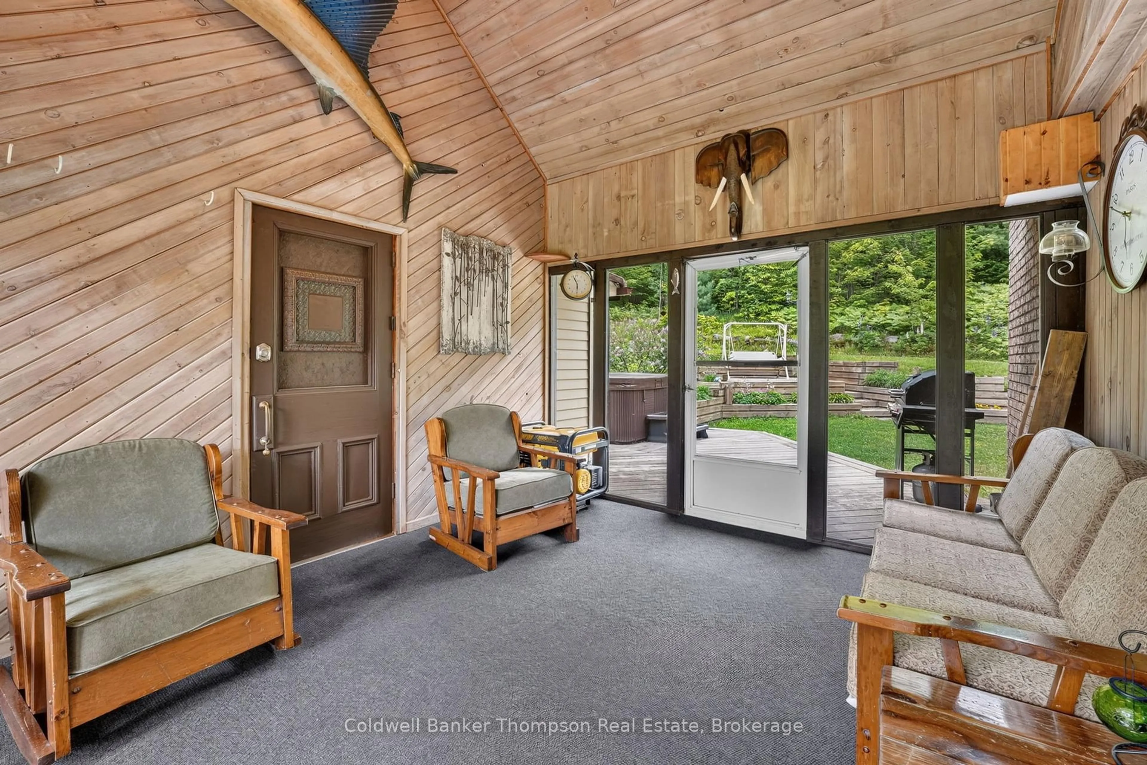 Indoor entryway for 1864 Brunel Rd, Huntsville Ontario P1H 2J3