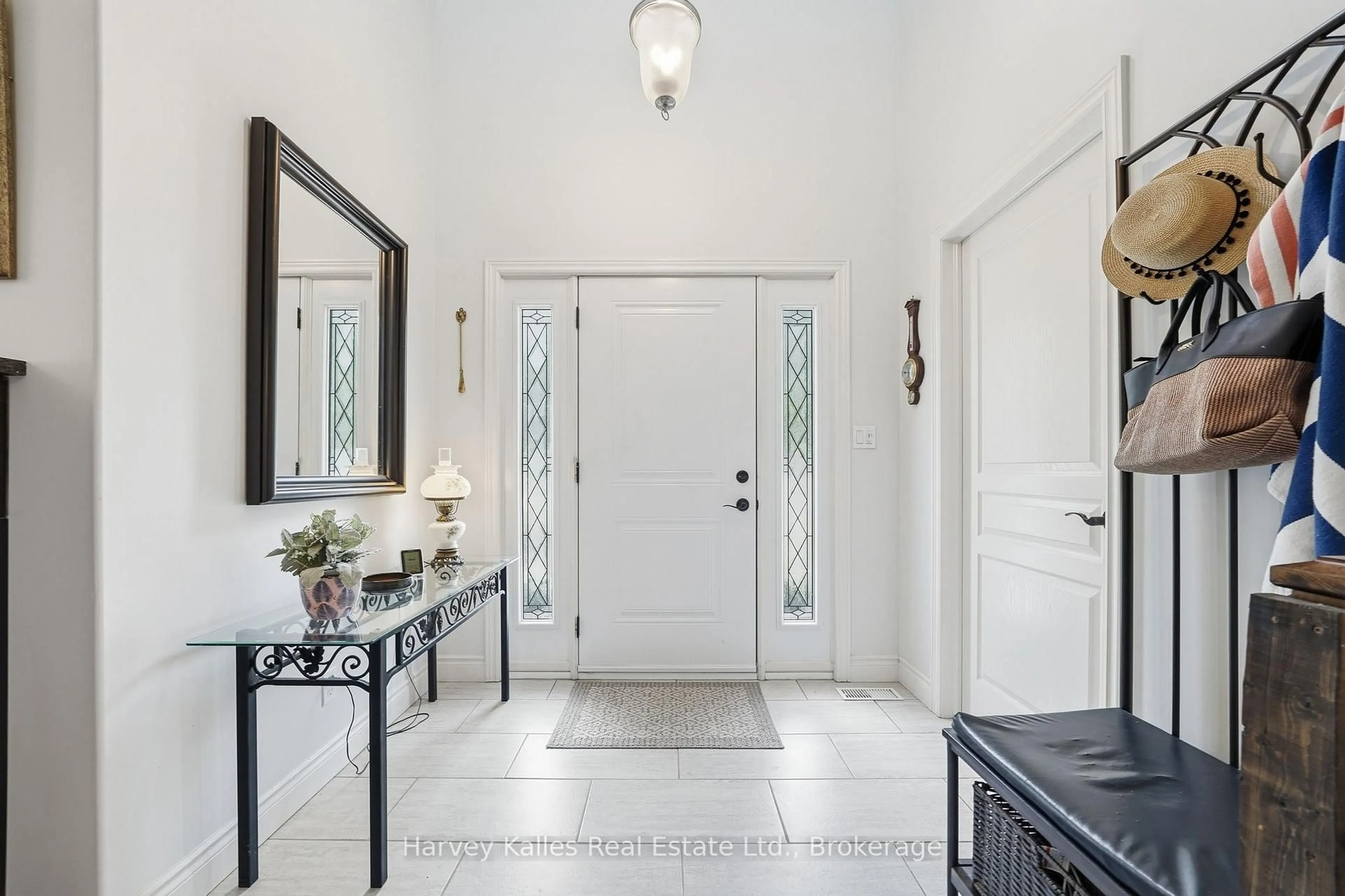 Indoor entryway for 3 Cardinal Crt, Quinte West Ontario K8V 5P6