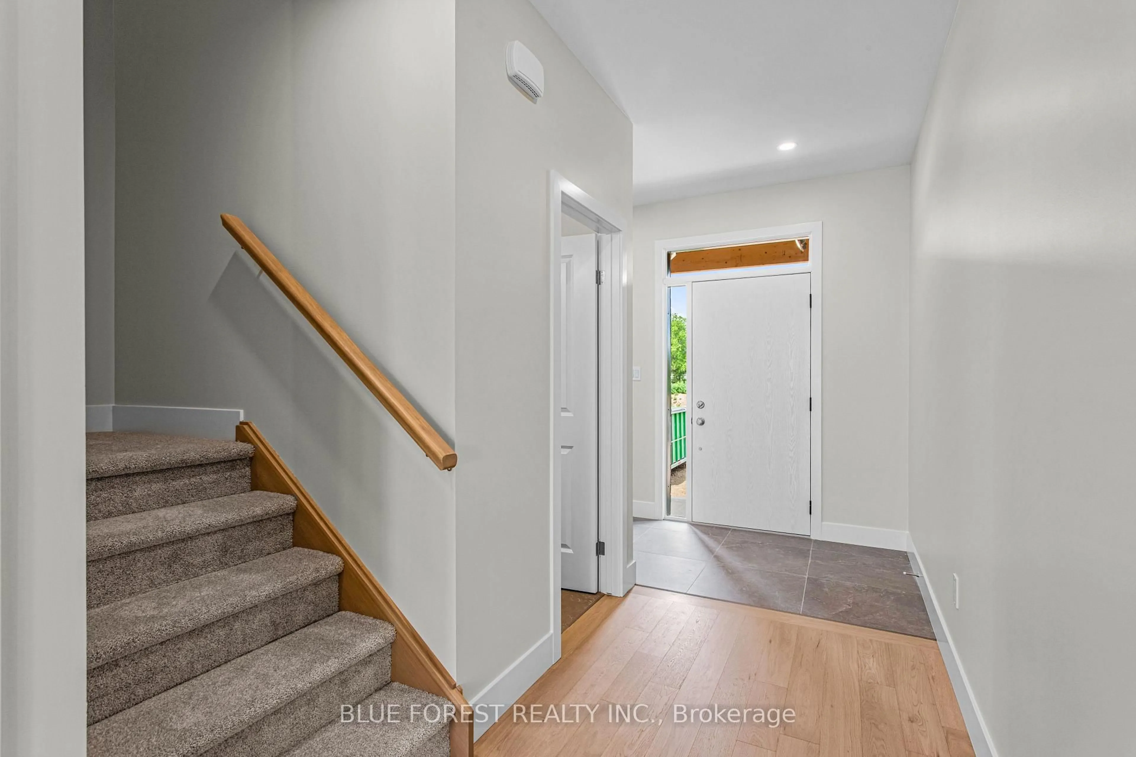Indoor entryway for Lot 6 McTavish St, Strathroy-Caradoc Ontario N7G 3K5